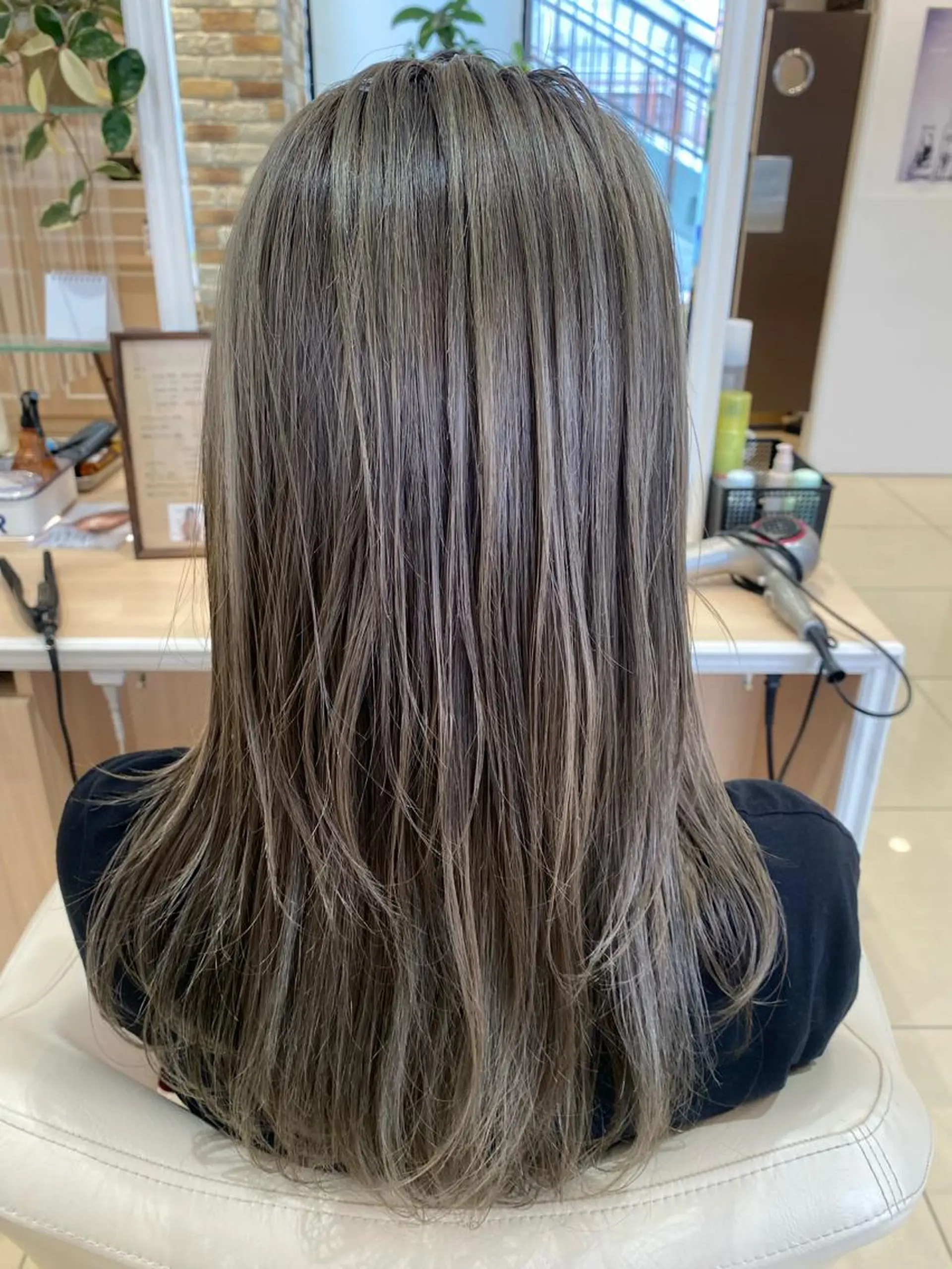 ロング カラー 🩵波巻き／ツイスパ HARU💎のヘアスタイル