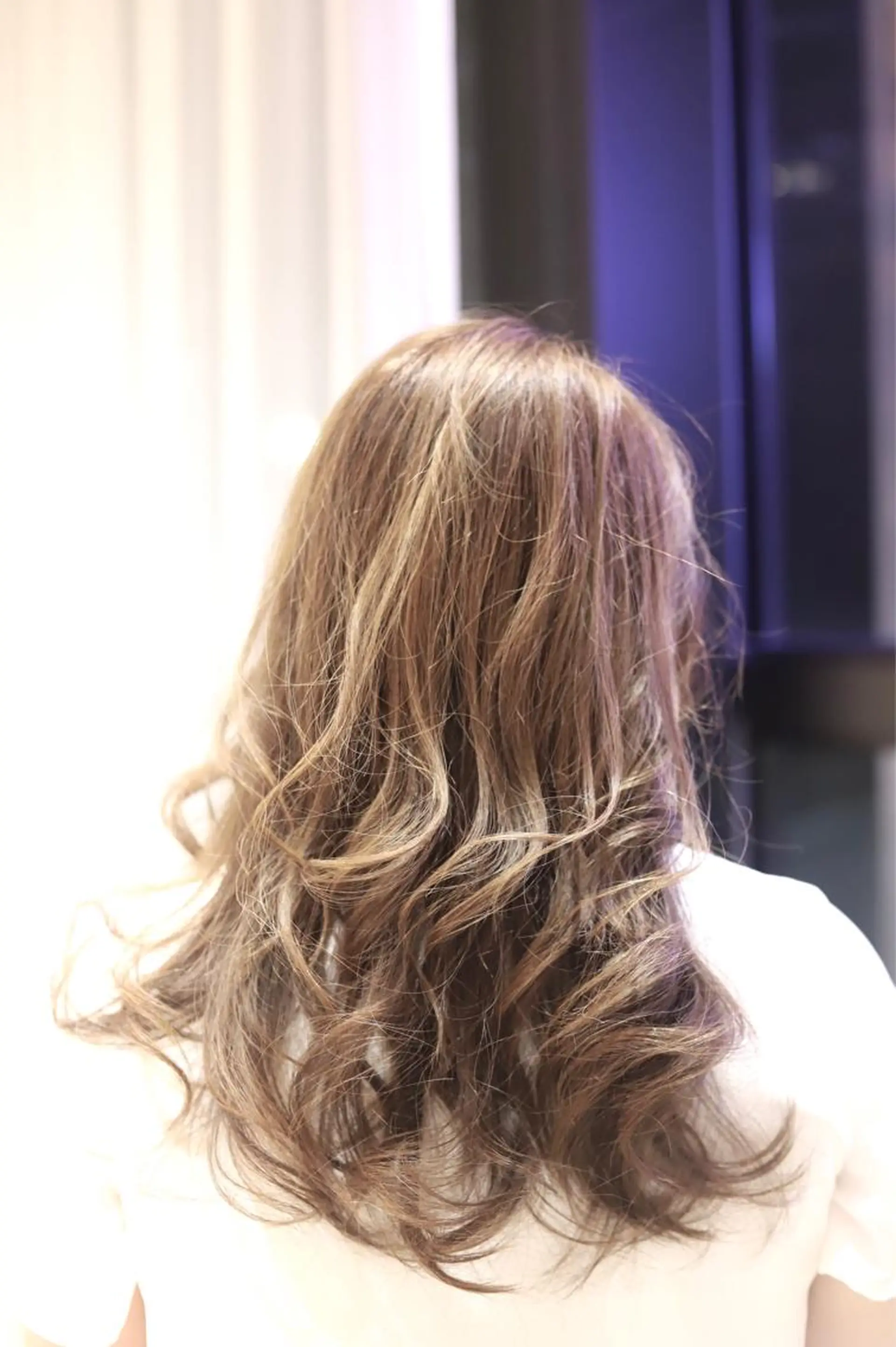 ロング カラー アッシュ バレイヤージュ グレージュ レイヤーカット アドミラルYoshi oのヘアスタイル