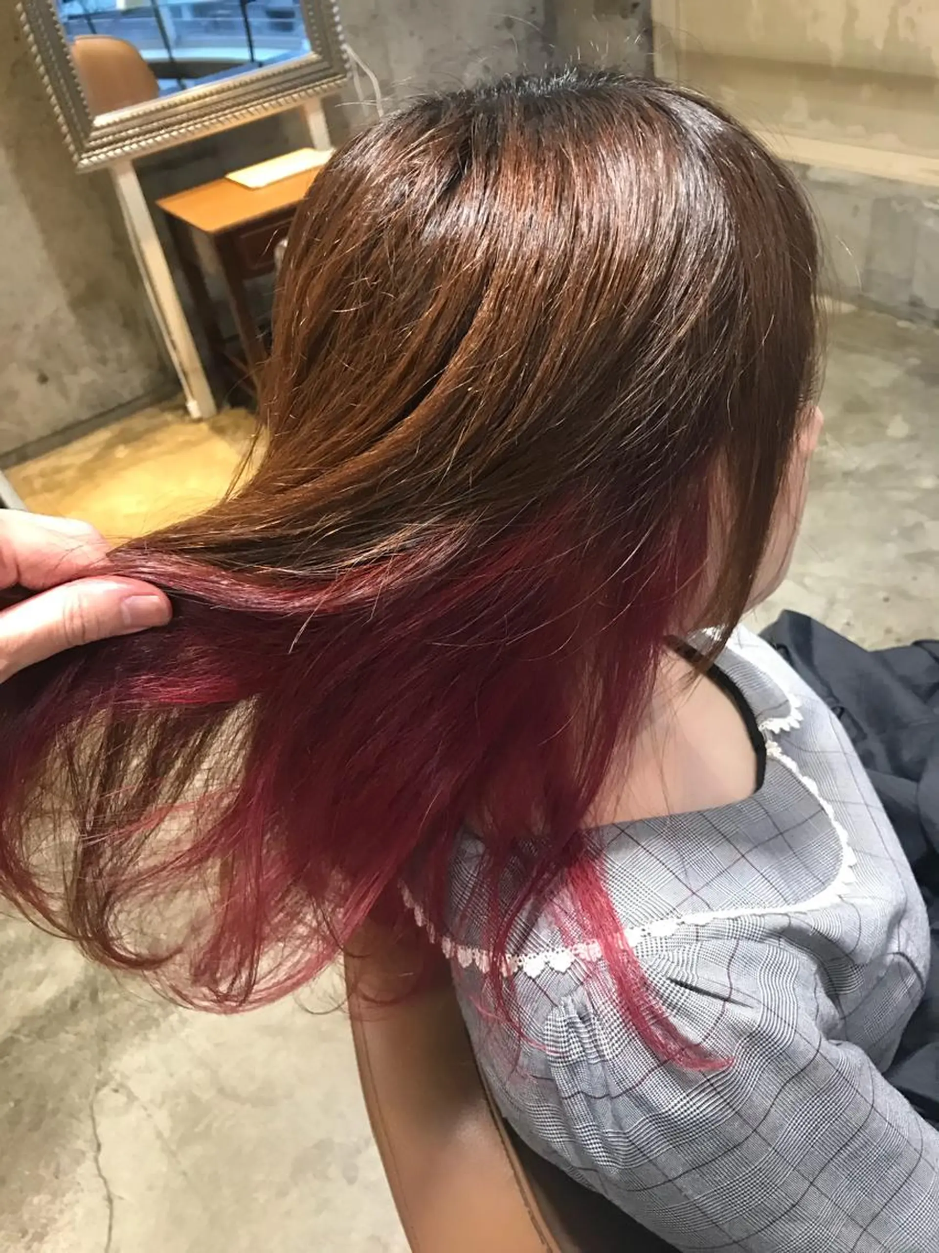セミロング カラー パーマ ヘアアレンジ メンズ キッズ ネイル マツエク・マツパ メンズインナーカラー インナーカラー サロンドミルク 原宿のヘアスタイル
