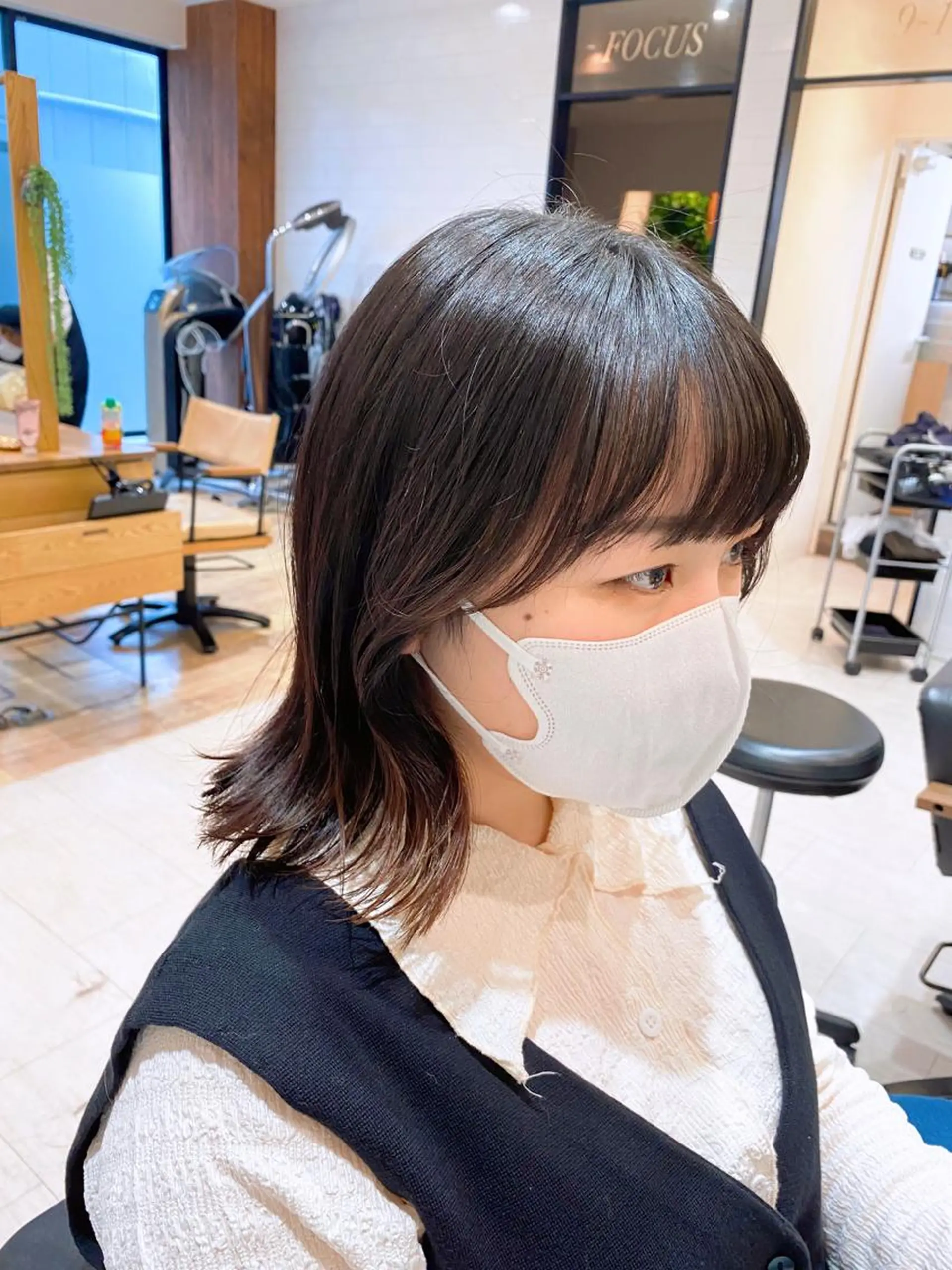 ミディアム ボブ 韓国風ヘア おくれ毛 サイドバング 外ハネヘア 韓国トレンドヘア しゅーやのヘアスタイル