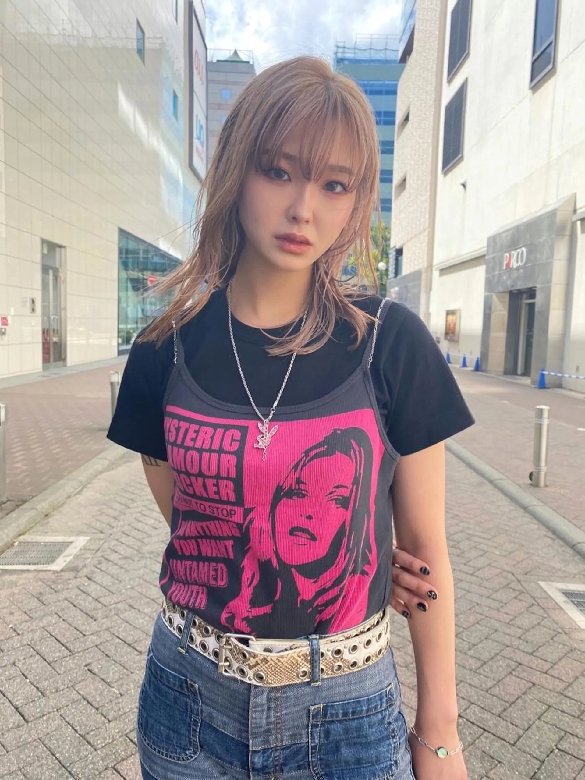 カラー ハイトーンカラー オカモト ケイのヘアスタイル