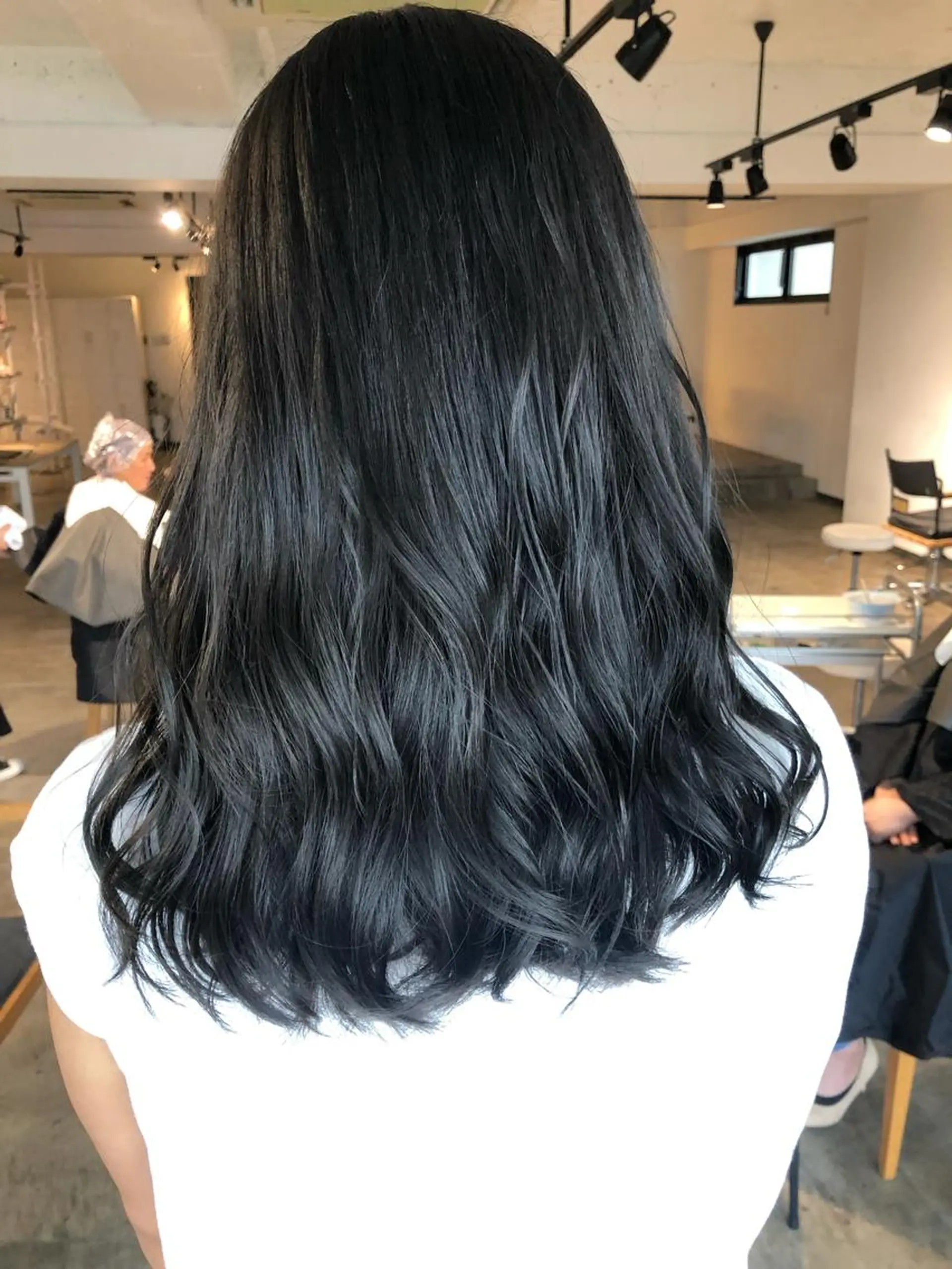 ロング カラー アッシュ ハイトーン/レイヤー /ケアブリーチ石川治のヘアスタイル