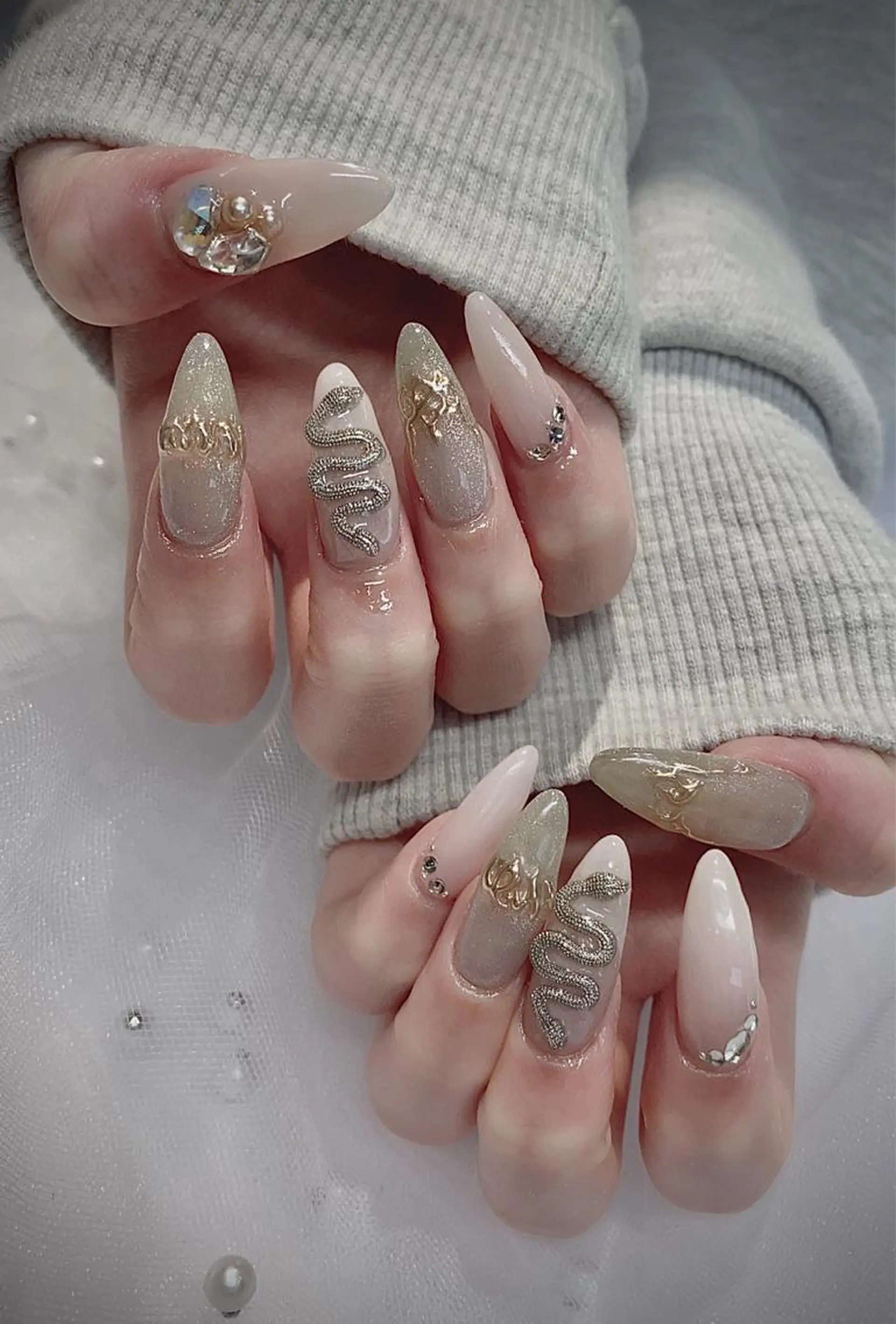 ネイル I-nailロング /ワンホン/キラキラのネイルデザイン