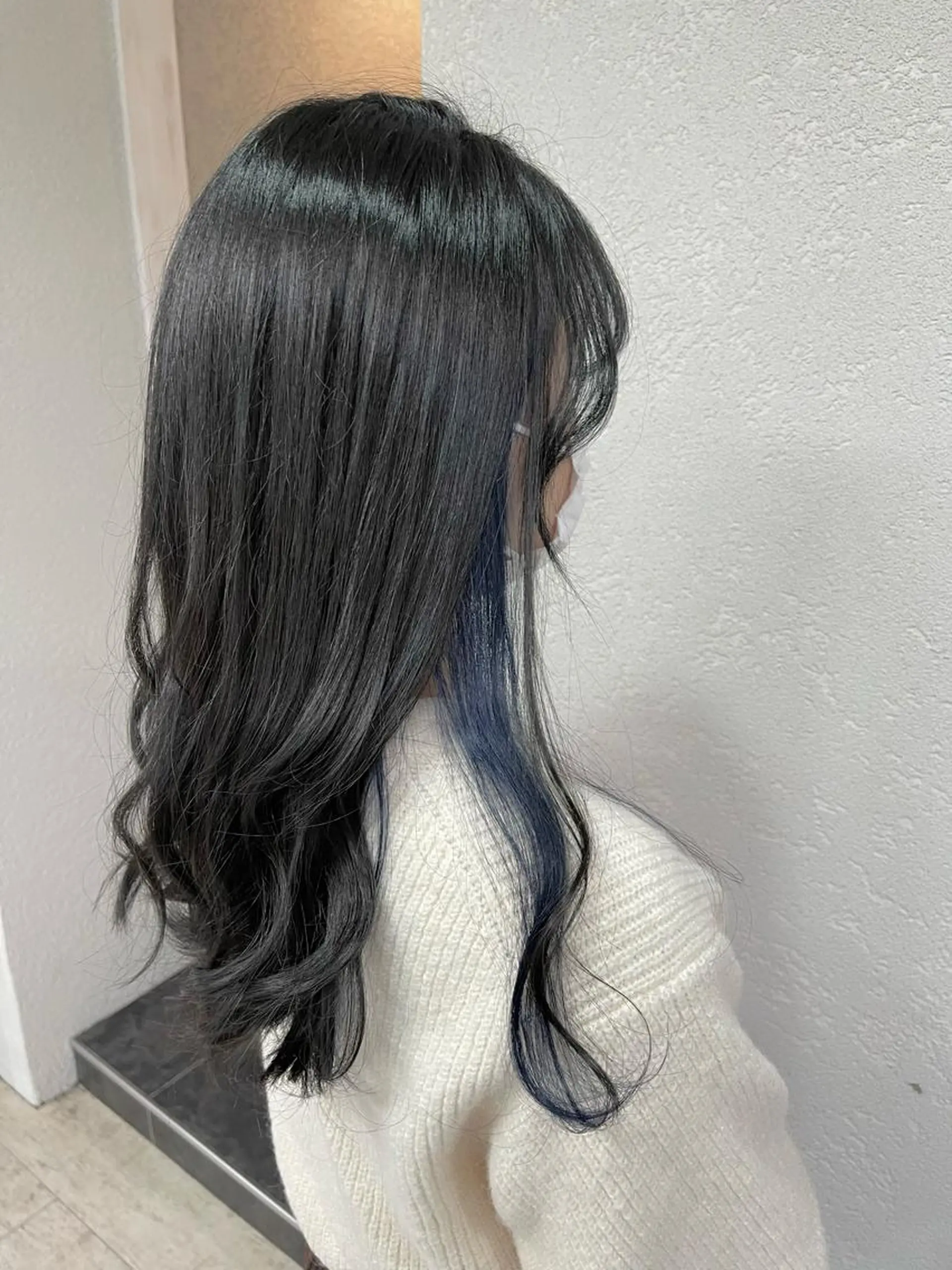 ロング カラー ネイビーカラー カット トリートメント 槙川 郁弥のヘアスタイル