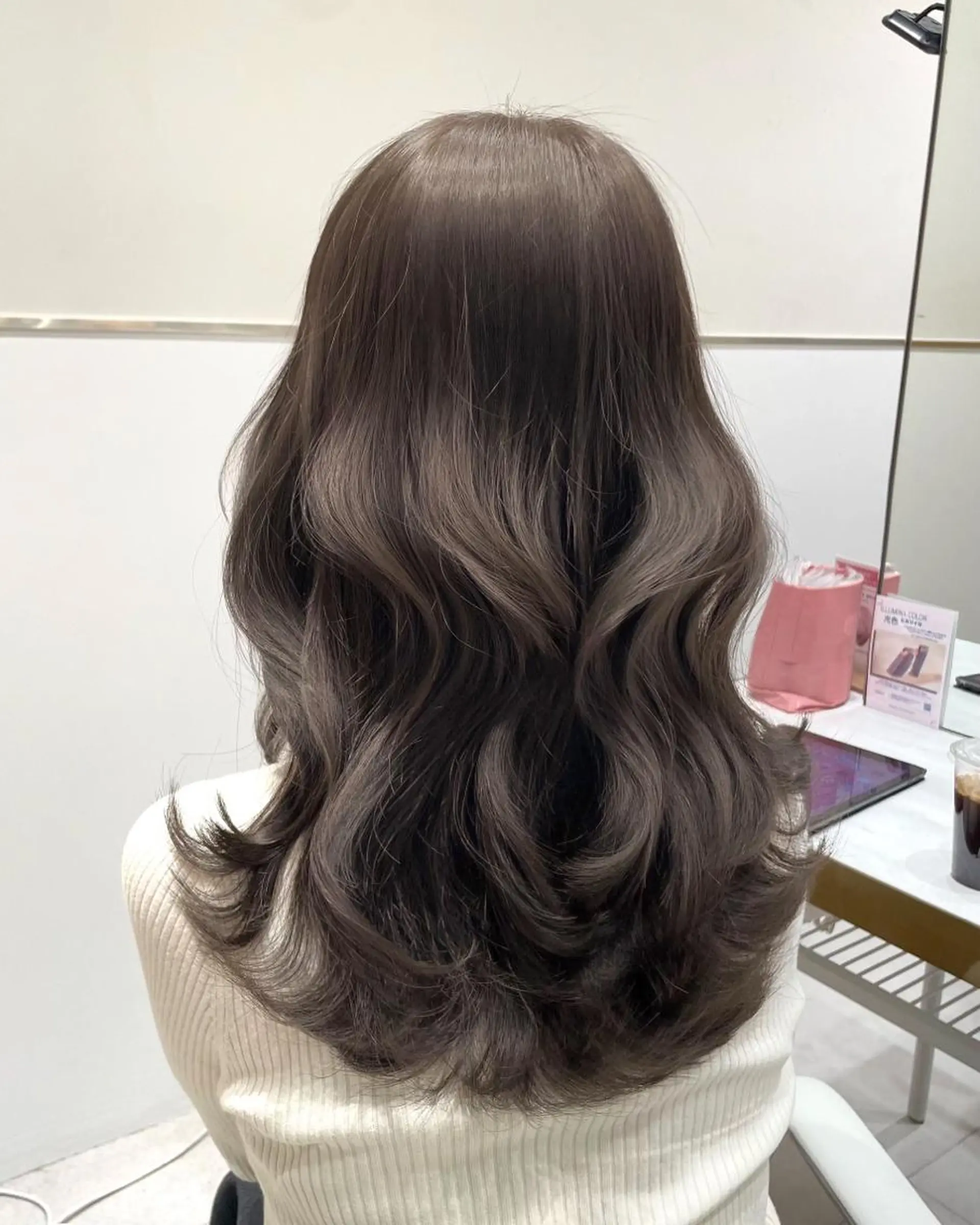 ロング カラー ヘアアレンジ 🤎小顔レイヤー /ベージュ🤎友香のヘアスタイル