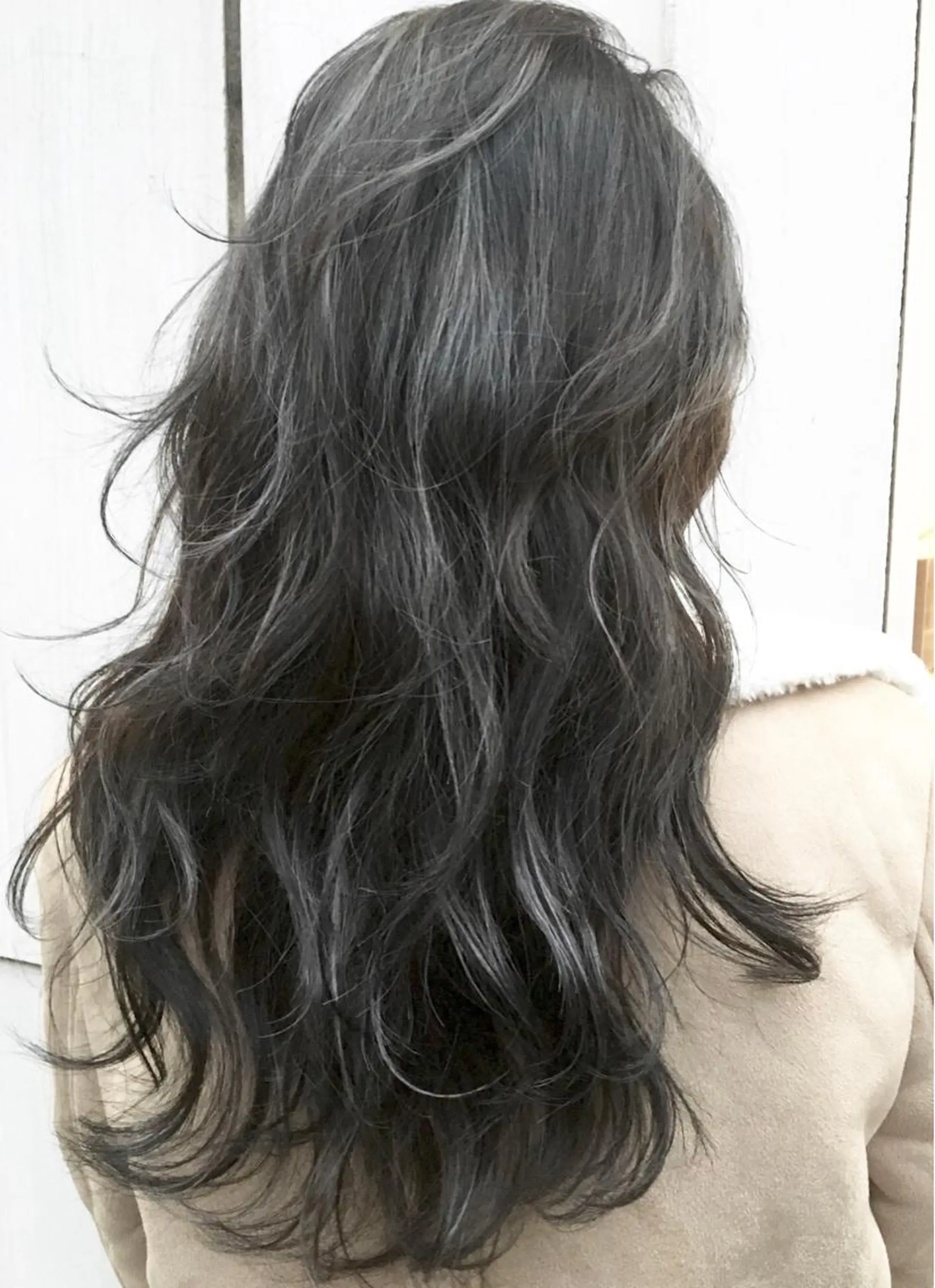 ロング カラー ヘアアレンジ アッシュ アッシュグレー 透明感カラー ダークアッシュ ハイライトカラー ヘアカラー ブリーチ＆カラーが 得意☀️望月宣雄☀️のヘアスタイル