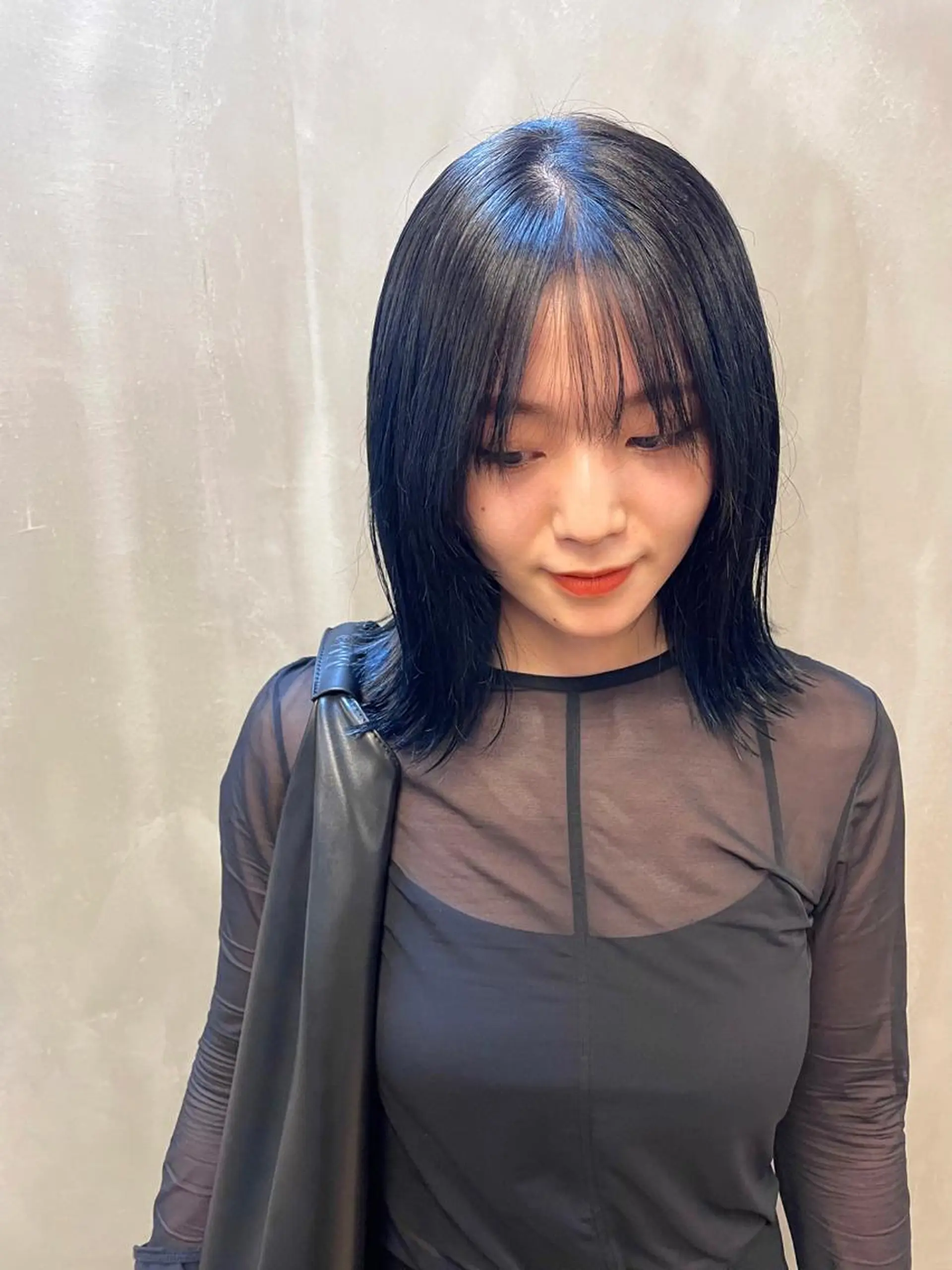 ミディアム カラー パーマ ヘアアレンジ メンズ キッズ ネイル マツエク・マツパ アイブロウ ブルーカラー ネイビーカラー ブルー ネイビー カット ヘアカラー トリートメント tatsumi/ボブ ウルフ/レイヤーのヘアスタイル