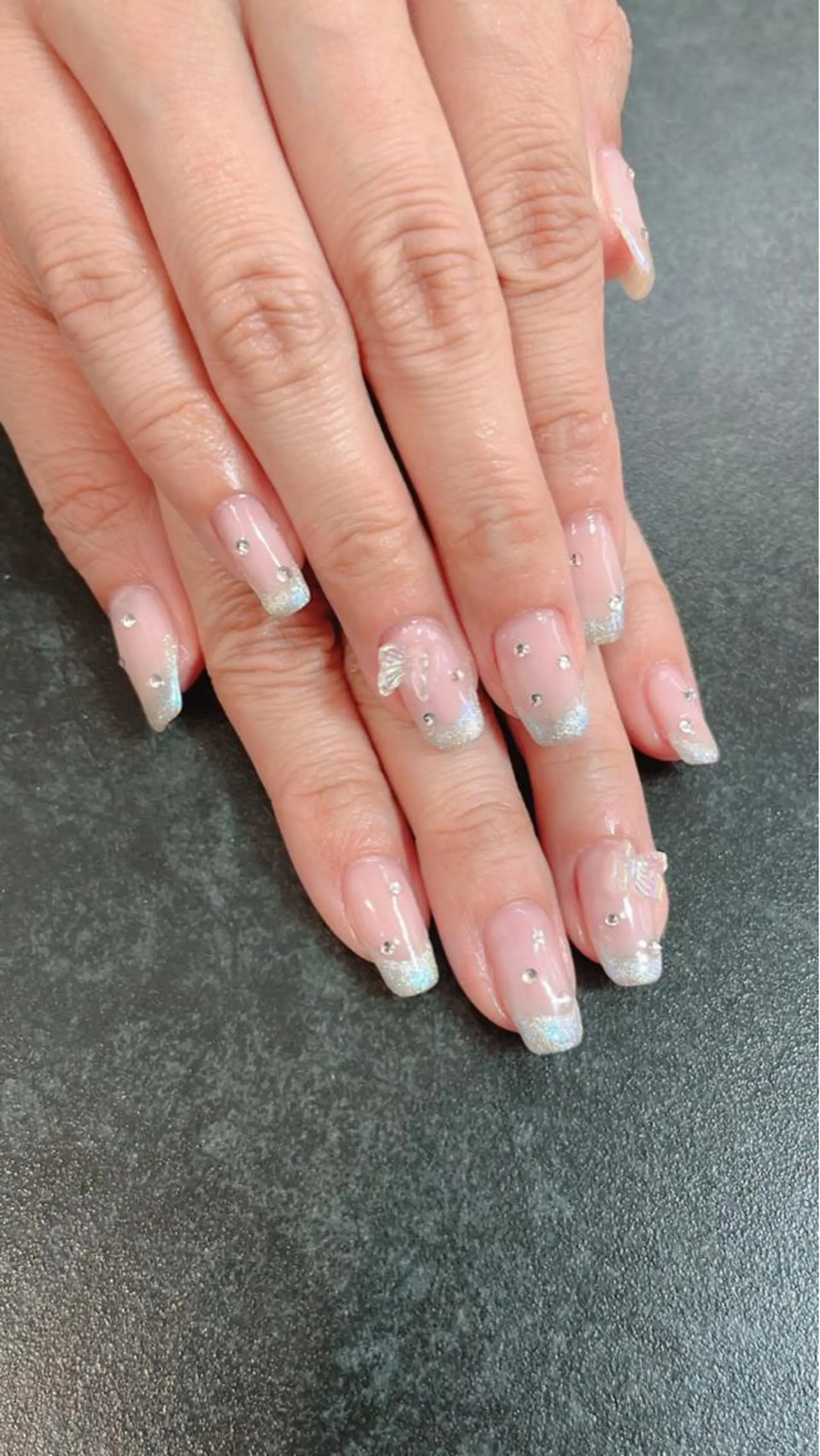 ネイル フレンチネイル マグネットネイル マグネットフレンチ ri kaの眉毛・アイブロウイメージ