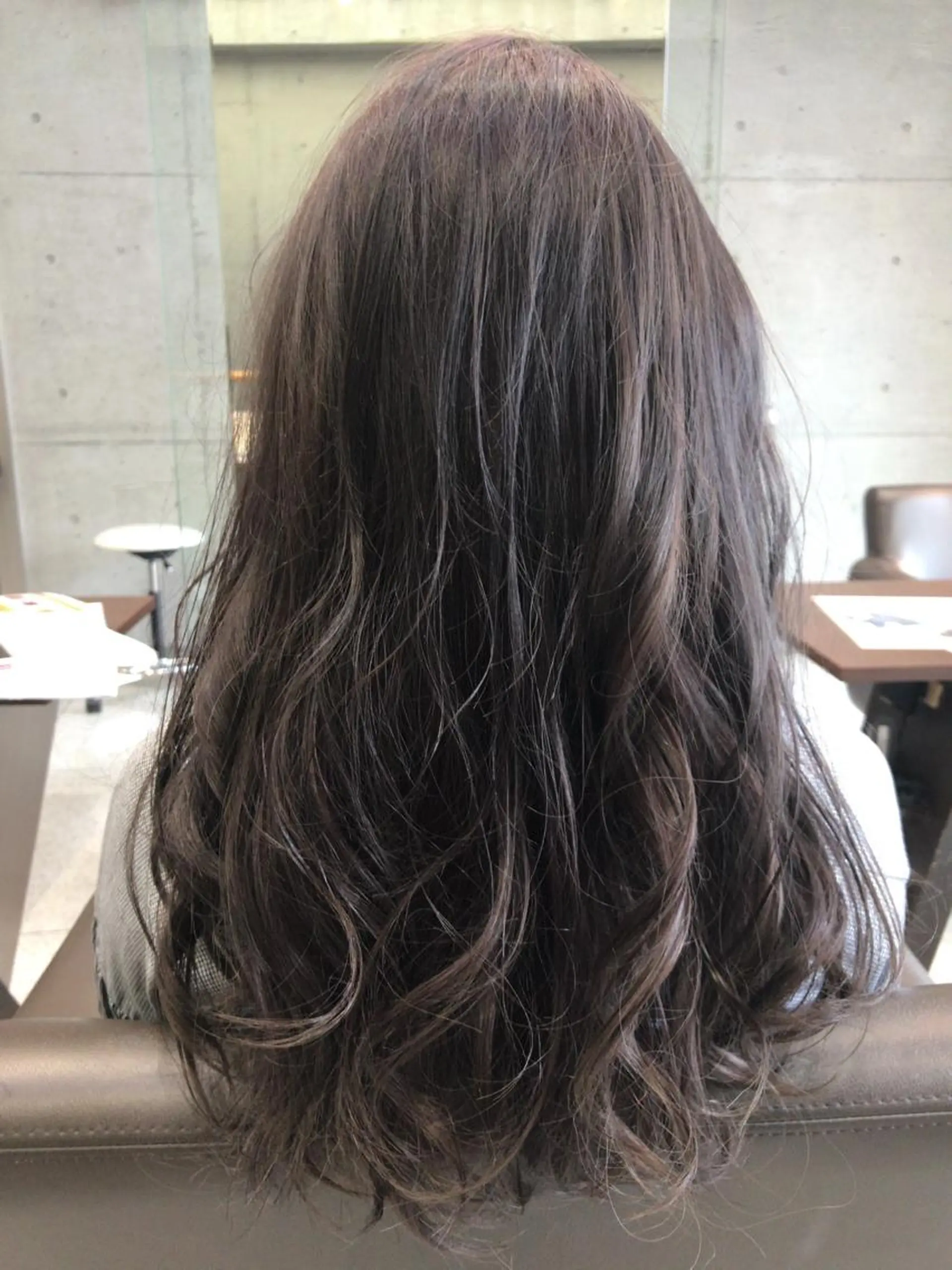 ロング カラー アッシュ アッシュグレー アッシュグレージュ 透明感カラー グレージュ 大栗 佑也  髪質改善のヘアスタイル