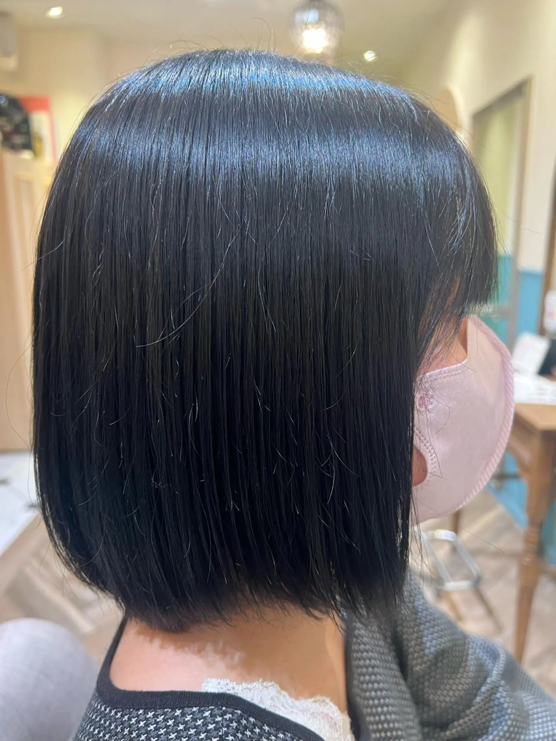 ミディアム カラー 透明感カラー カット 縮毛矯正 城 梨音のヘアスタイル