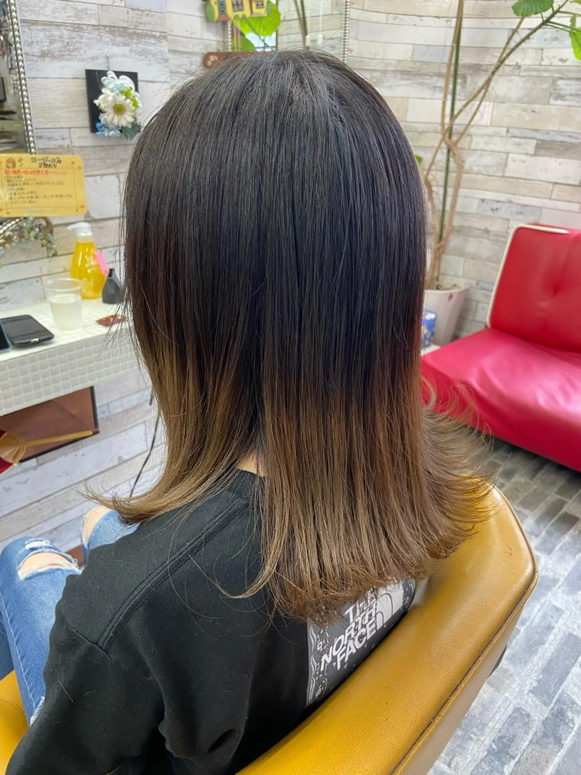 ミディアム カラー グラデーションカラー 外ハネヘア カット ヘアカラー トリートメント 大坪 拓斗のヘアスタイル