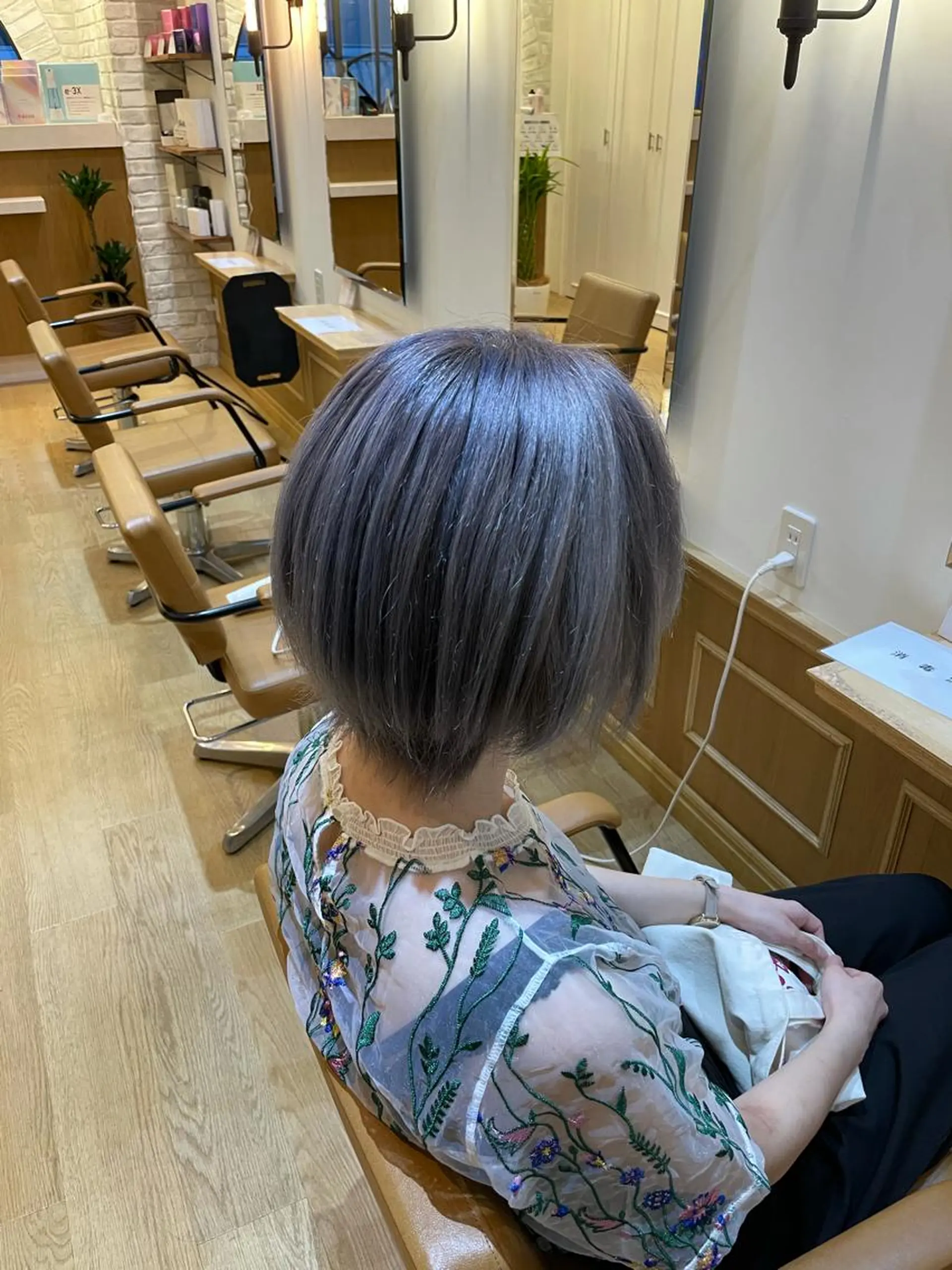 ショート カラー シルバー ✨シルクストレート✨ 美髪髪質改善Yukiのヘアスタイル