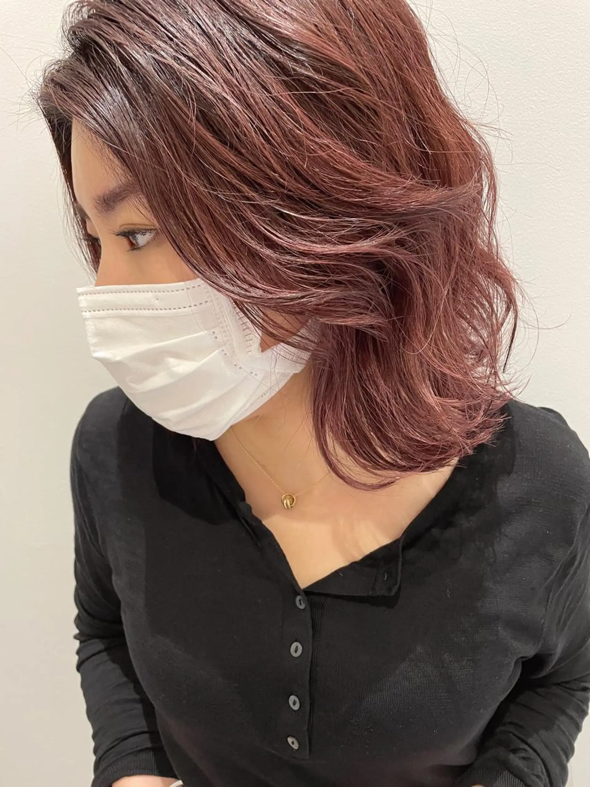 ミディアム カラー カシス ピンクカラー 狩野 羅夢のヘアスタイル