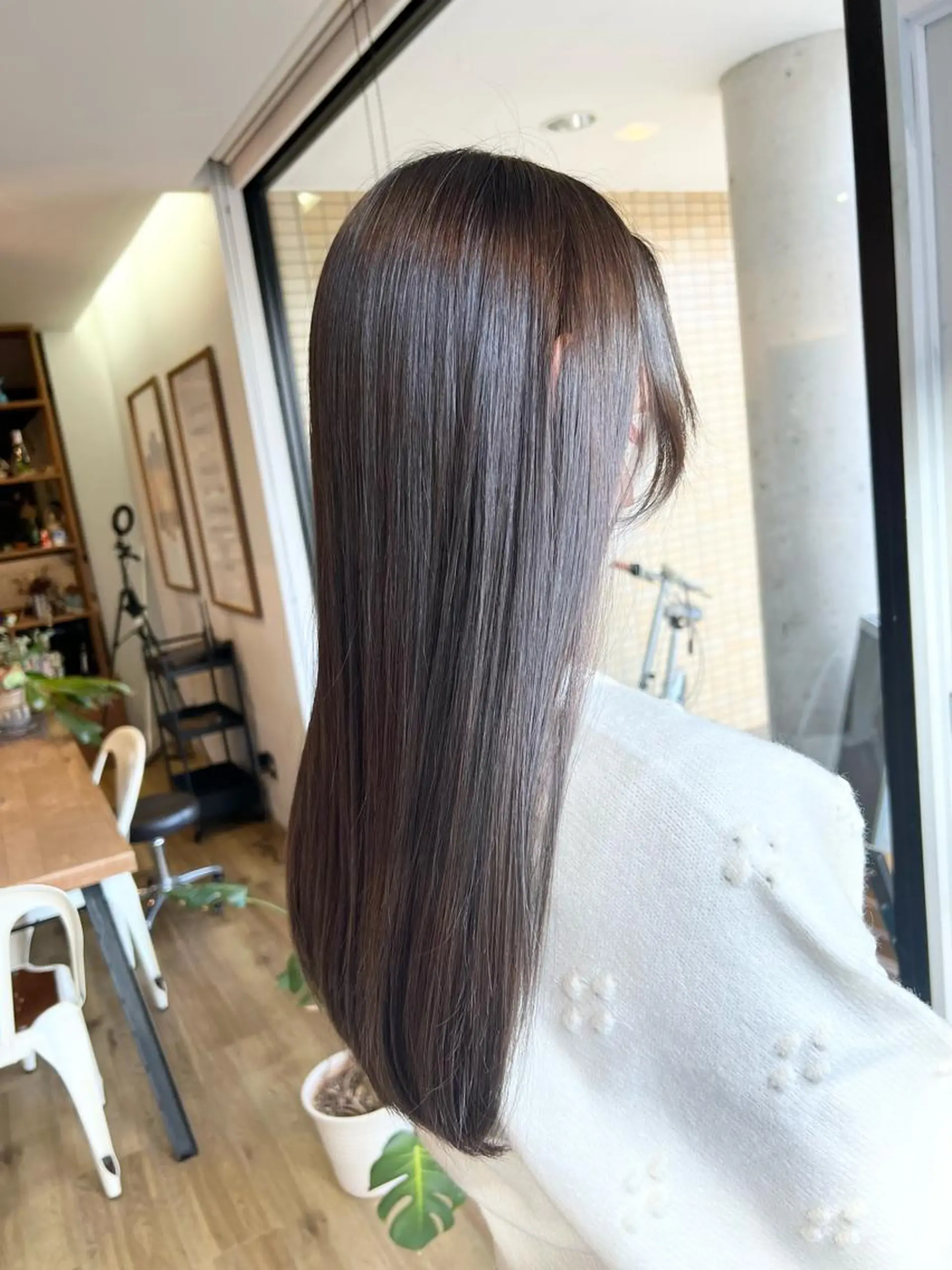 ロング カラー グレージュ 韓国風ヘア 堀 望美のヘアスタイル