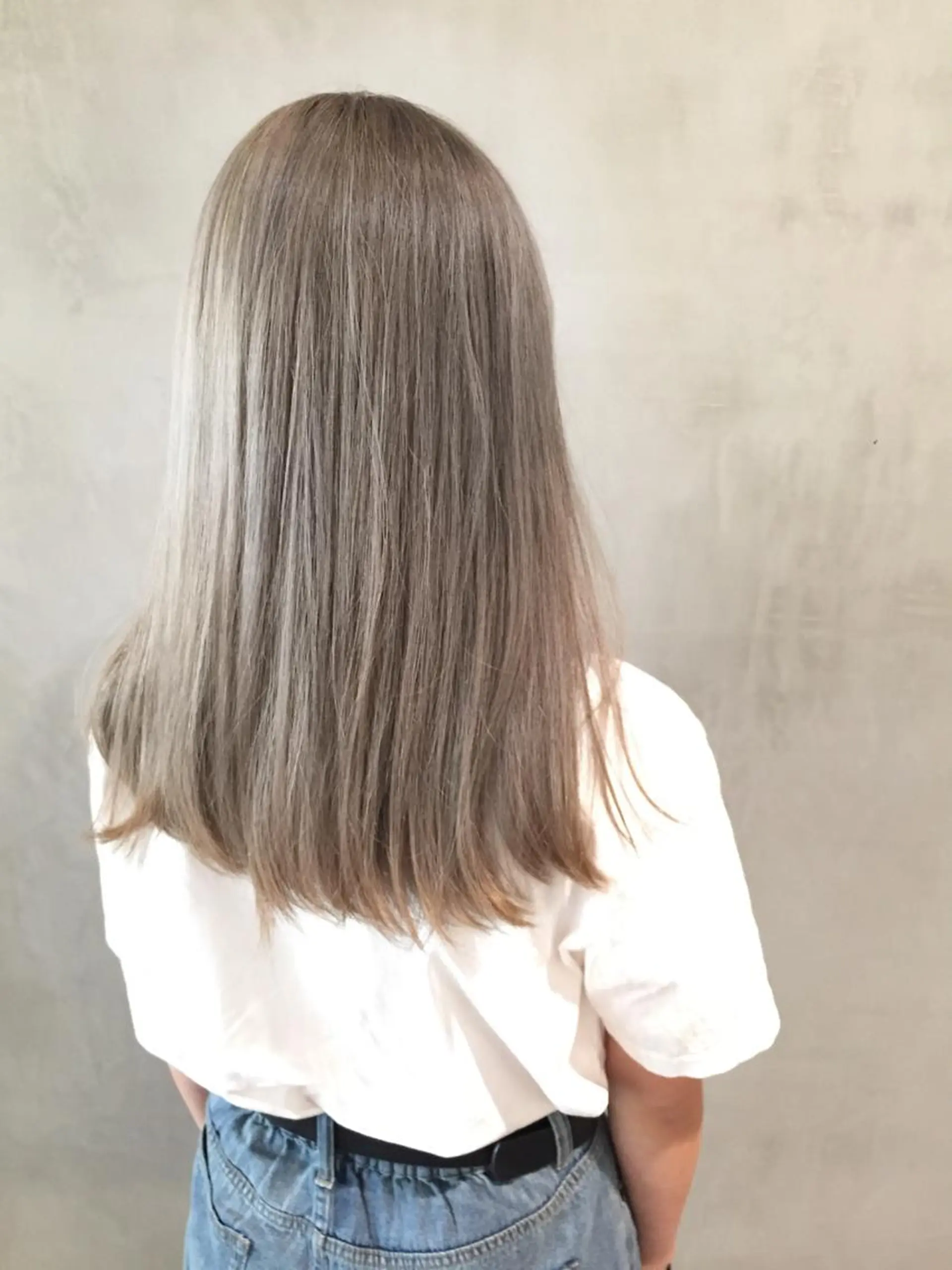ミディアム カラー ベージュカラー ブリーチ カット ヘアカラー トリートメント 大西 直人のヘアスタイル