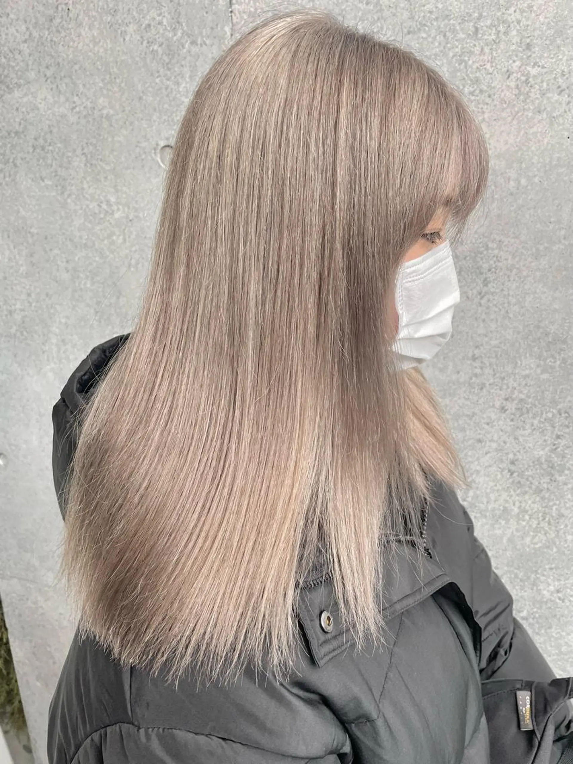 セミロング カラー ベージュカラー ミルクティーベージュ ヘアカラー ブリーチ専門美容師 谷合純一のヘアスタイル