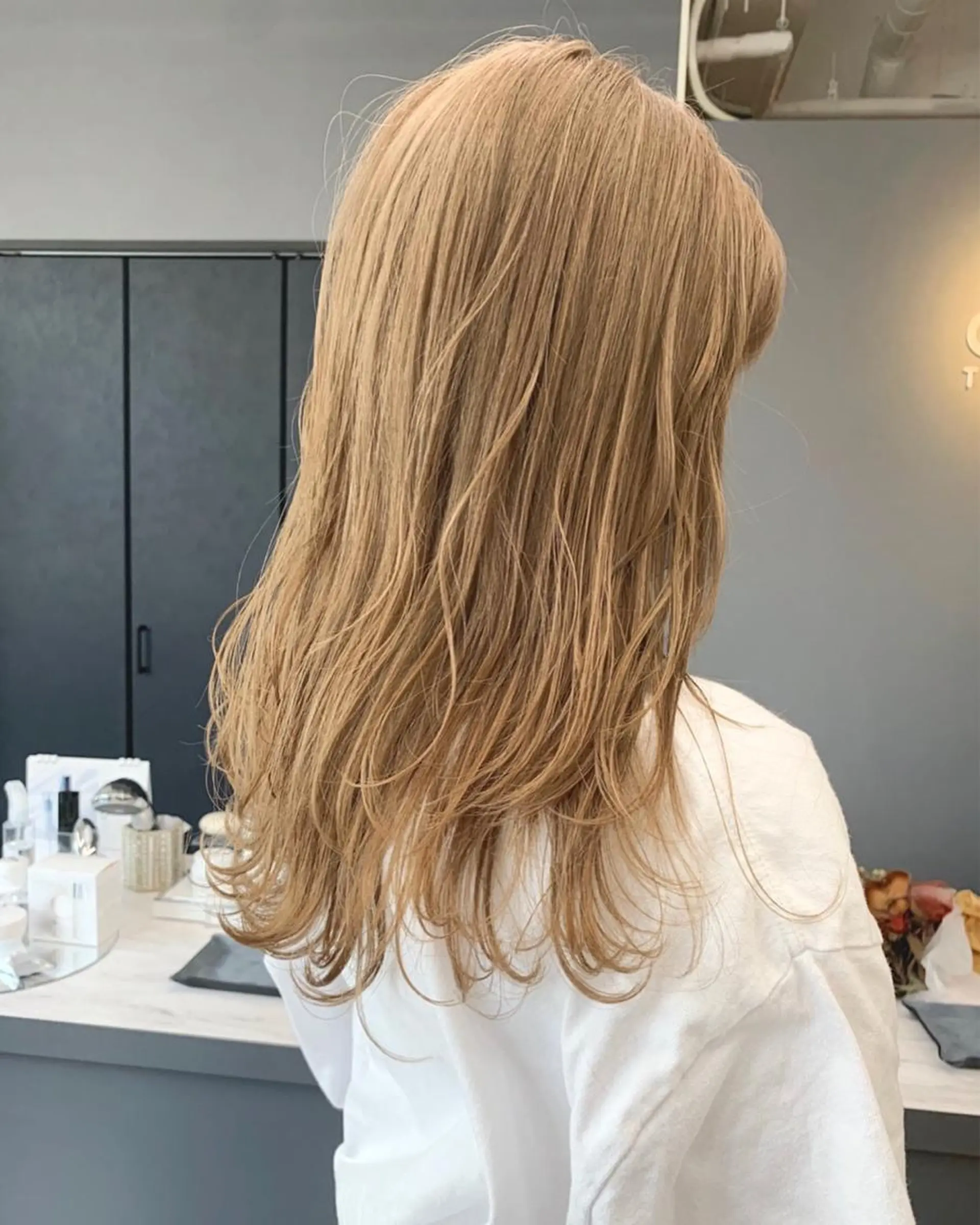 カラー ベージュカラー ミルクティーベージュ レイヤーヘア/パーマ 村中　仁人のヘアスタイル