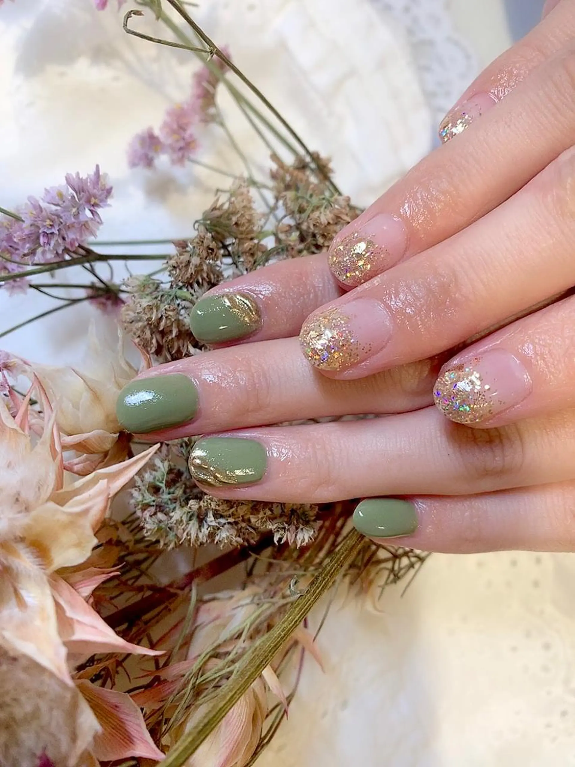 ネイル ゴールド グリーン ラメ(グリッター) ラメグラデーション nail＊ runa🌻のネイルデザイン