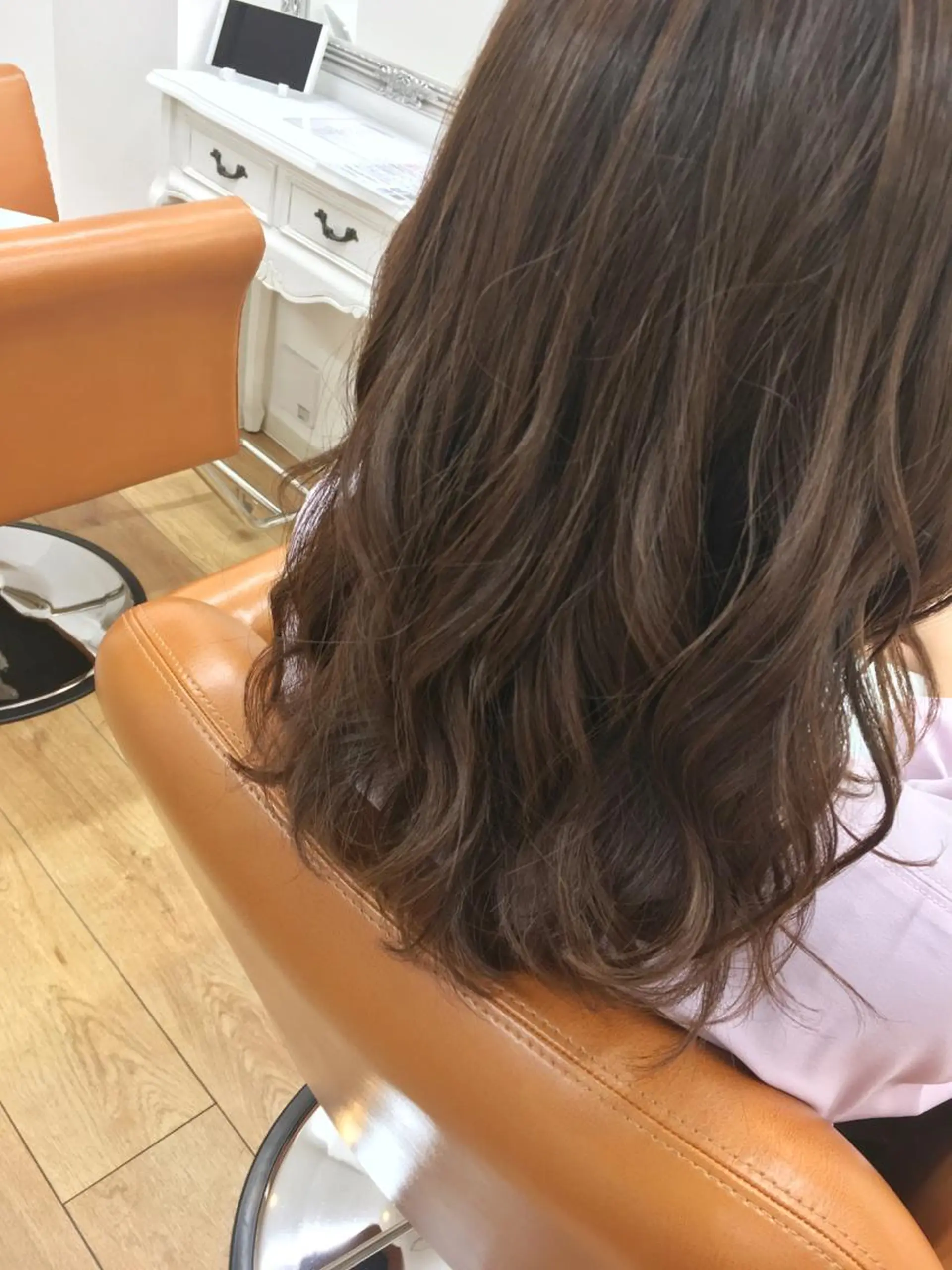 ミディアム カラー noa ノアのヘアスタイル