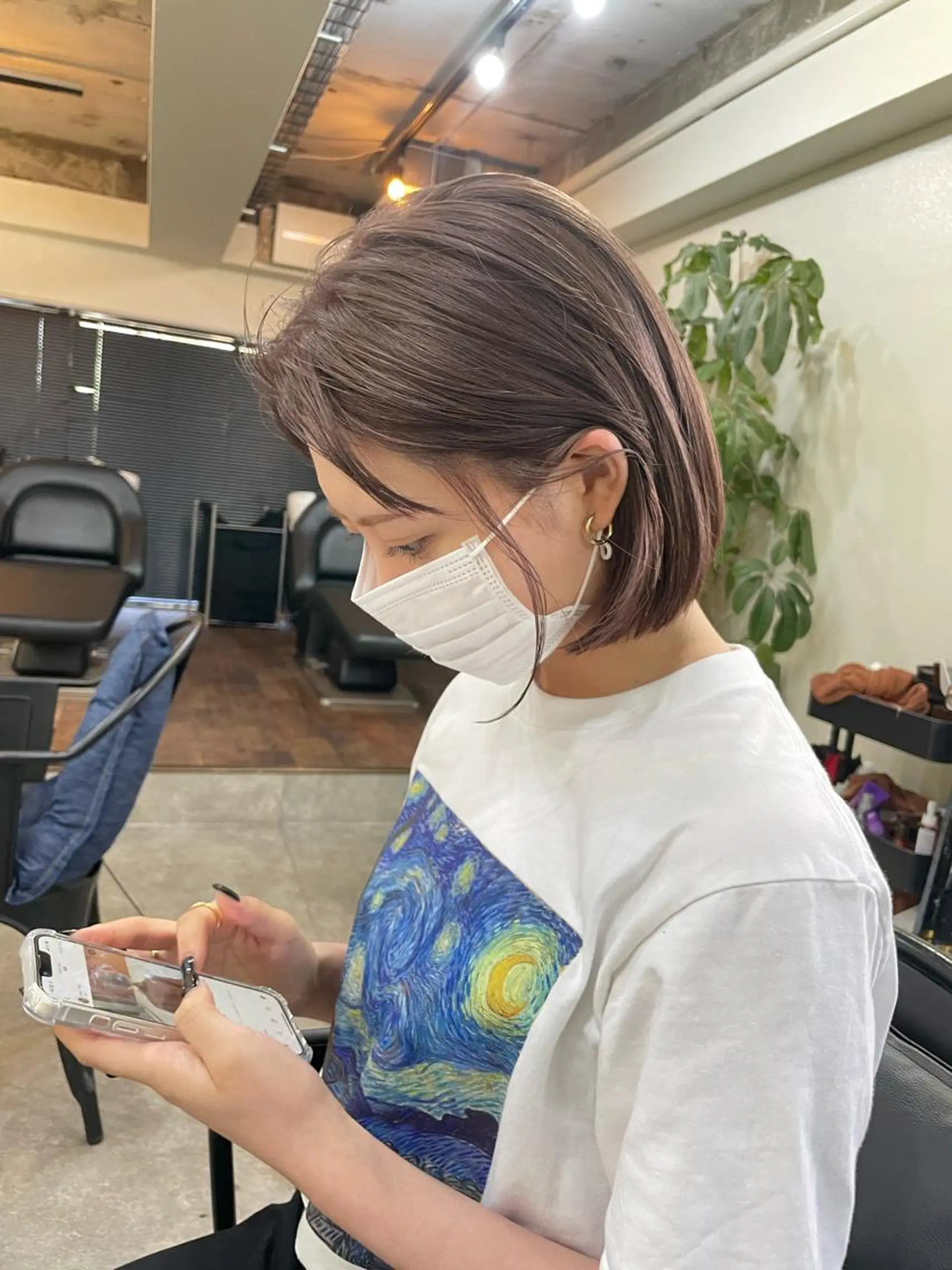 ショート カラー パーマ ヘアアレンジ メンズ キッズ ネイル マツエク・マツパ アイブロウ 切りっぱなしヘアボブ ミディアムヘアRYOのヘアスタイル