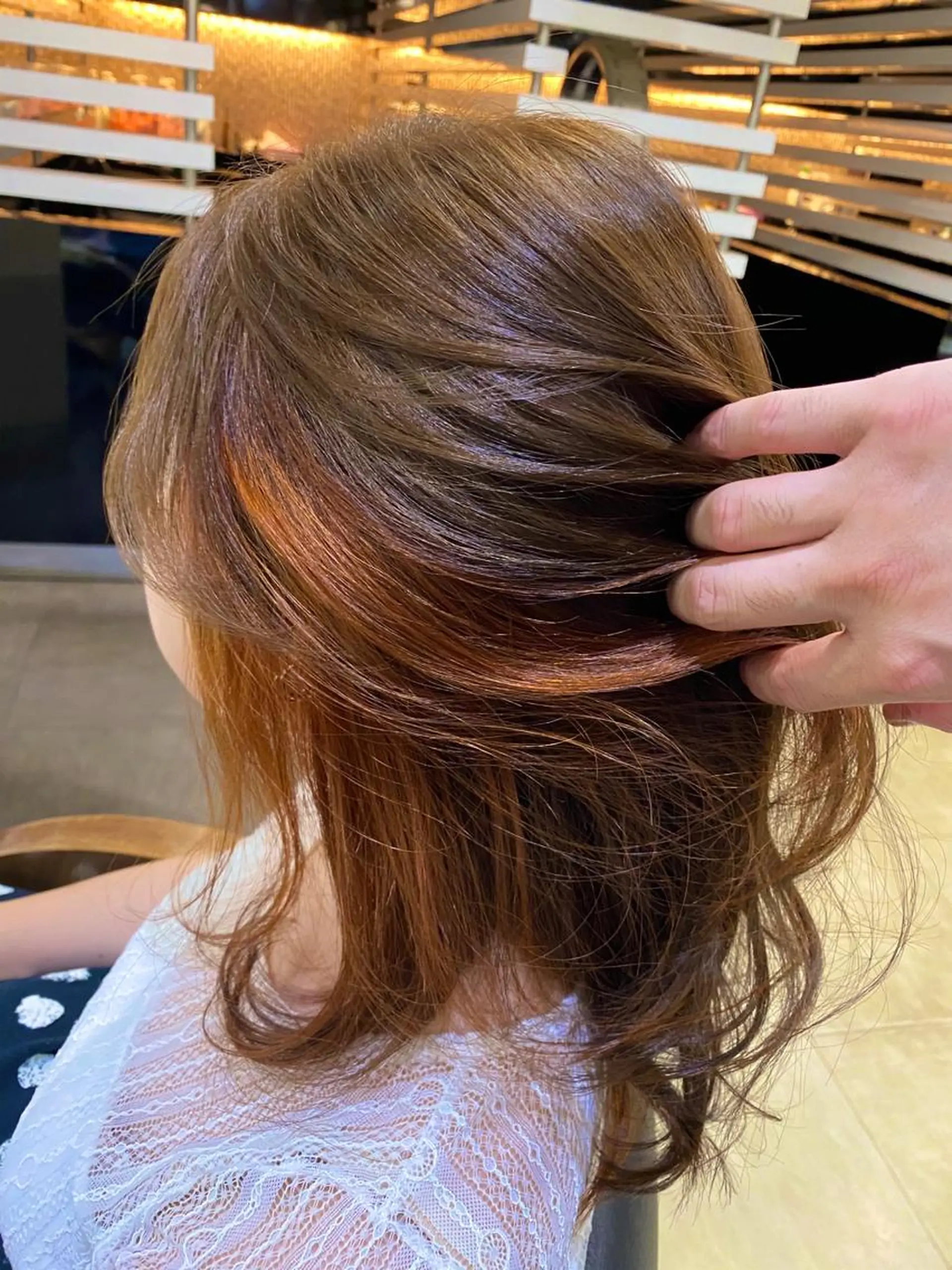 ミディアム カラー ヘアアレンジ アッシュ インナーカラー オレンジ 烏山 達也のヘアスタイル