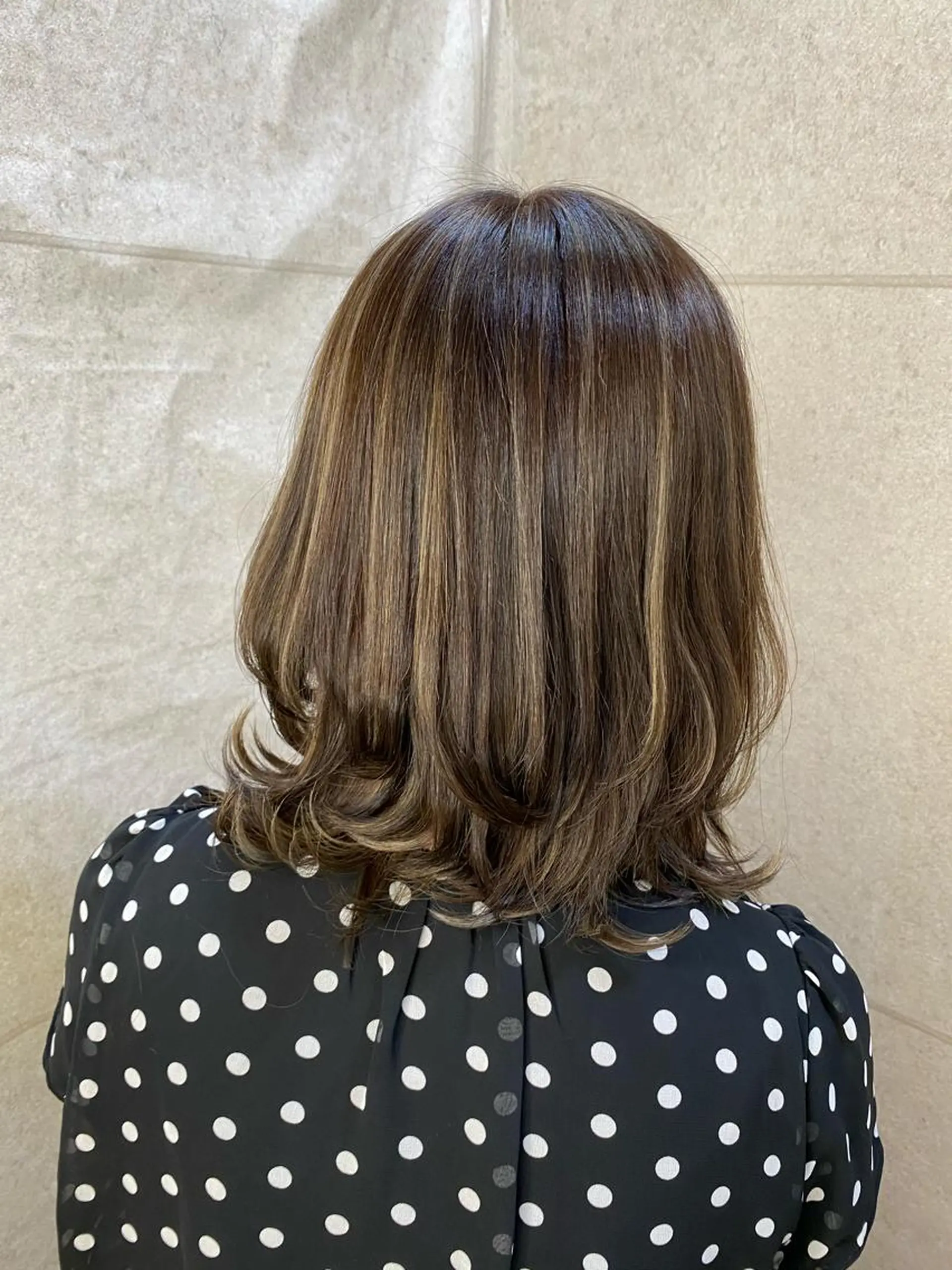 セミロング カット ヘアカラー 長濱 俊のヘアスタイル