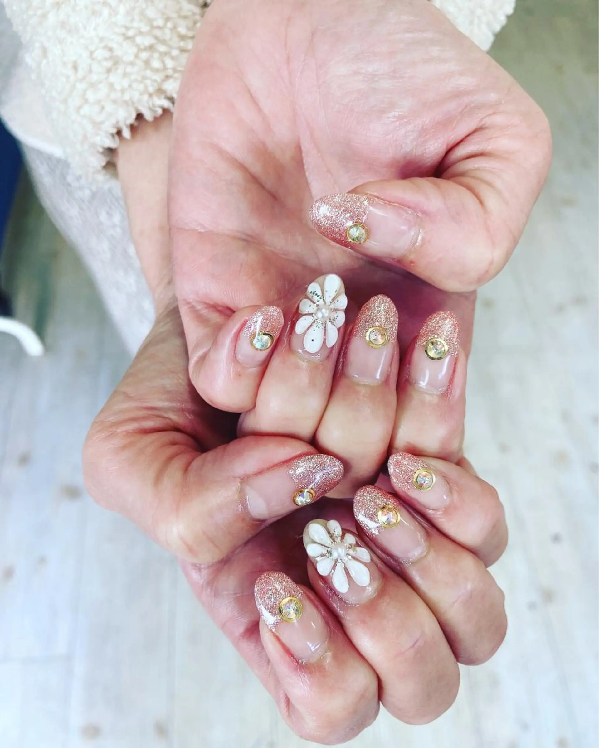 ネイル フラワーネイル フレンチネイル キラキラネイル 春ネイル ハンドネイル Nail Salon MUSEのネイルデザイン