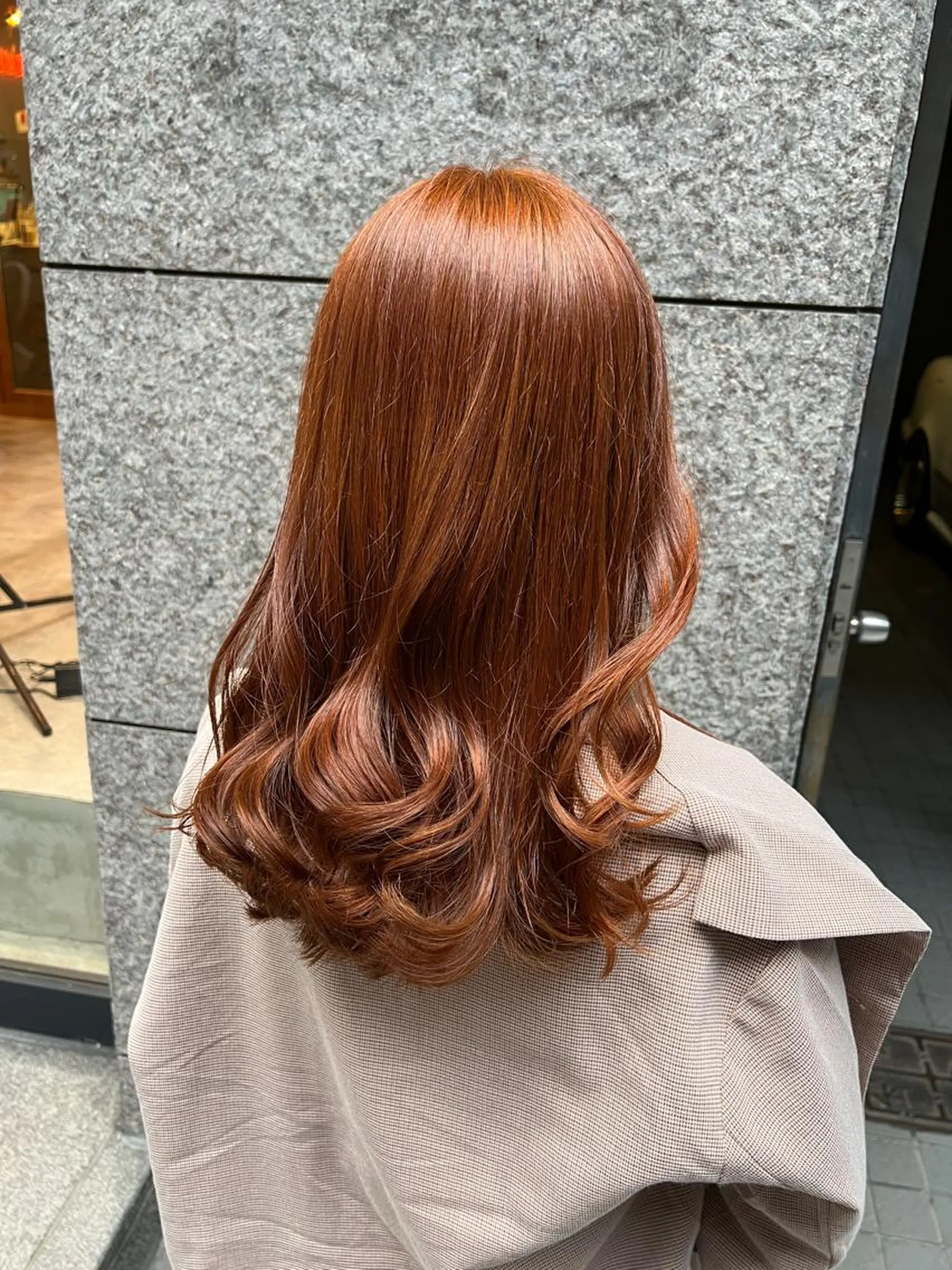 ロング カラー ブラウンカラー オレンジ オレンジブラウン カット ヘアカラー トリートメント THINK SHOP sakiのヘアスタイル