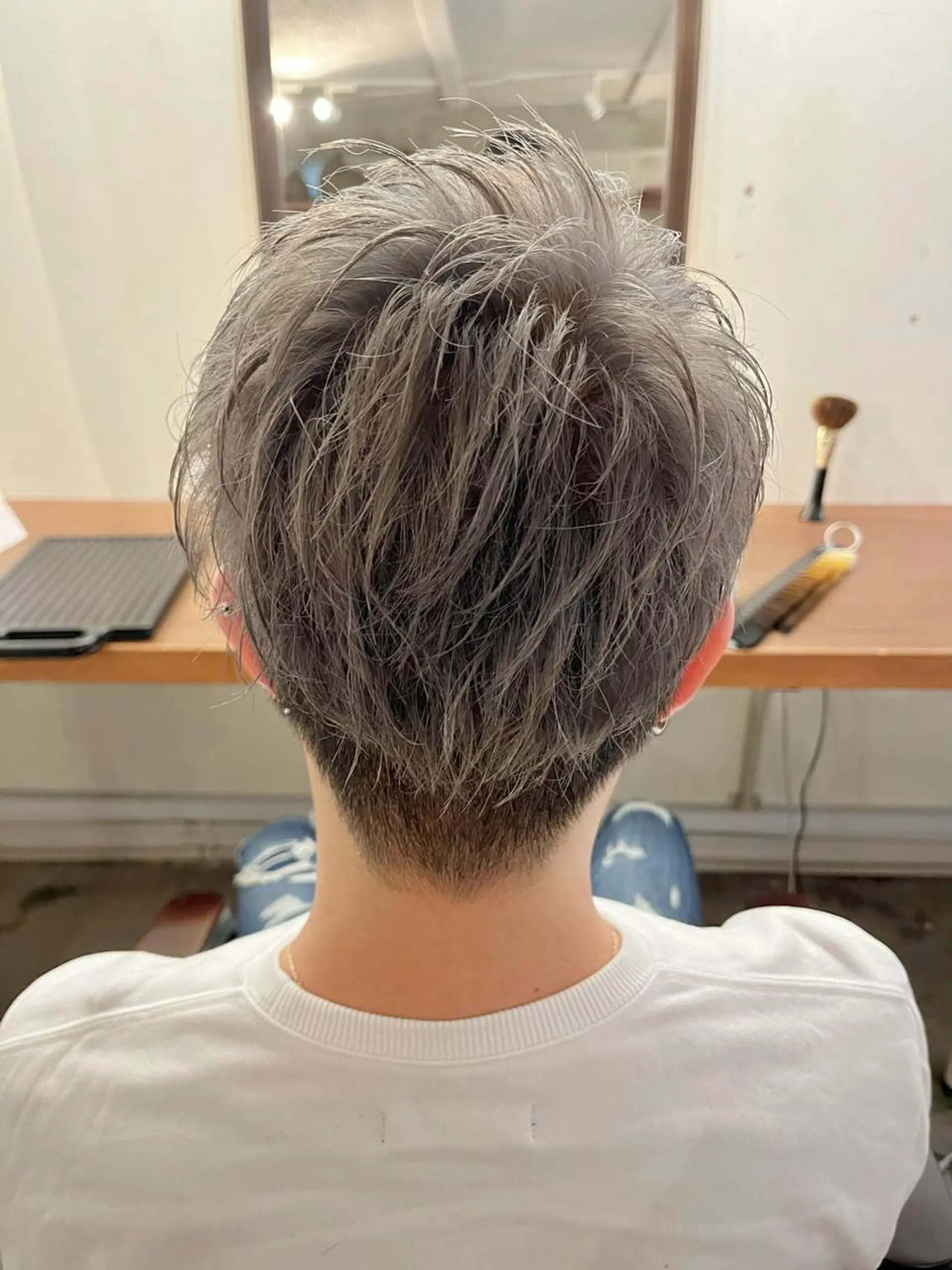 ミディアム カラー メンズ シルバー ヘアカラー 透明感カラー/ ブリーチ無し/RYOのヘアスタイル