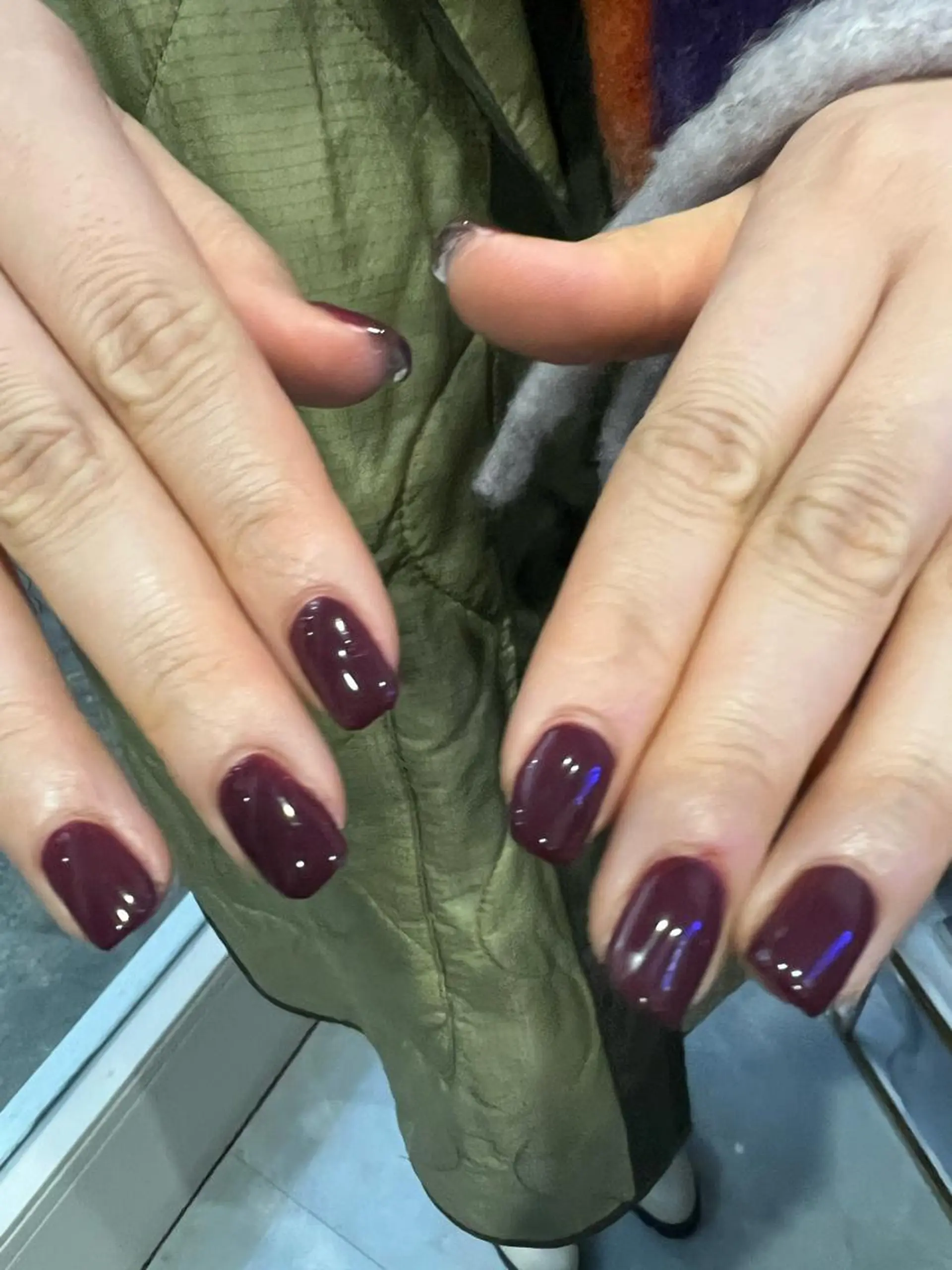 ネイル ワンカラーネイル 赤色 omamori kyokoのネイルデザイン