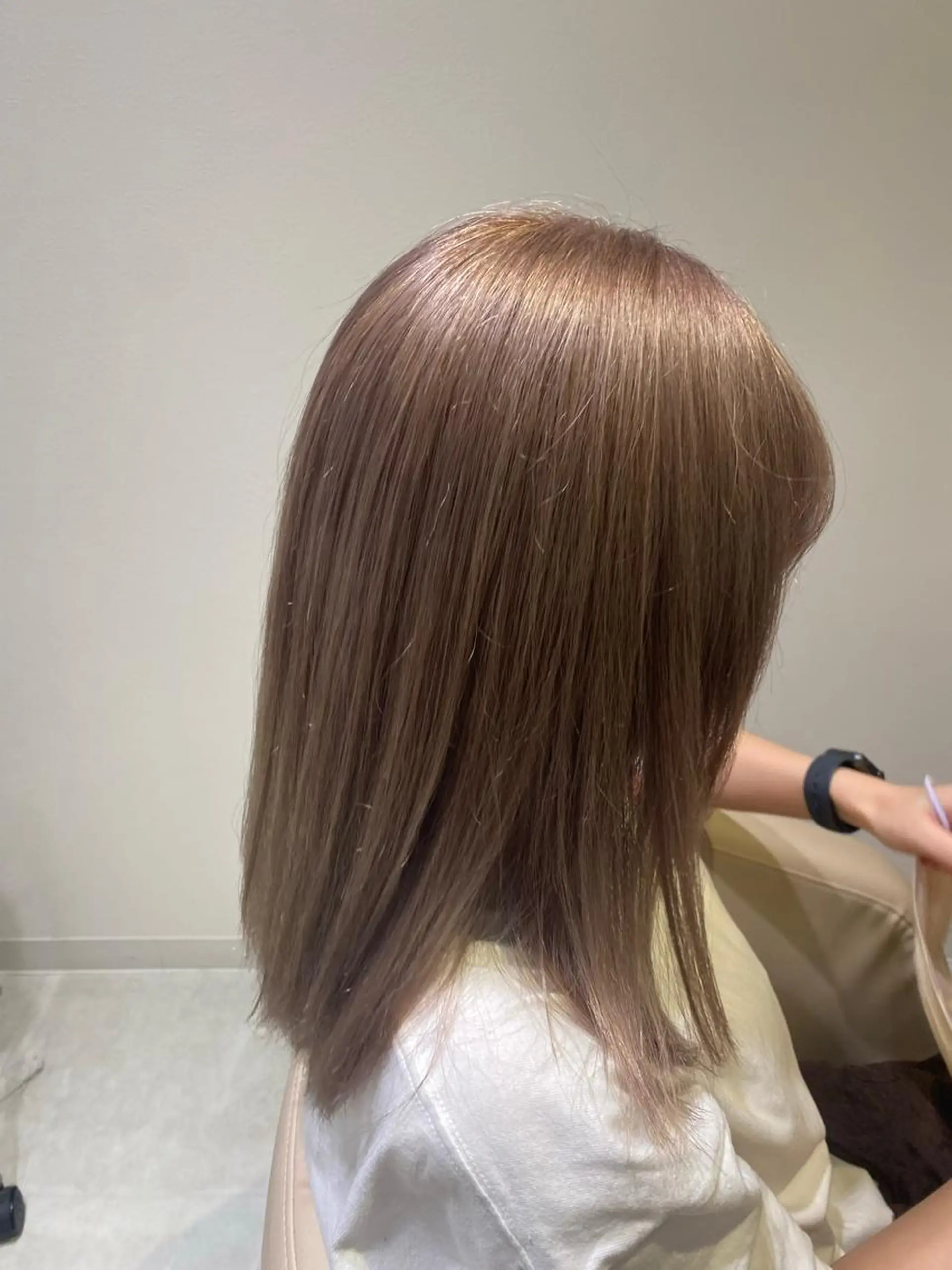 ロング カラー ベージュカラー ミルクティーベージュ ヘアカラー トリートメント 鹿児島 聖来のヘアスタイル