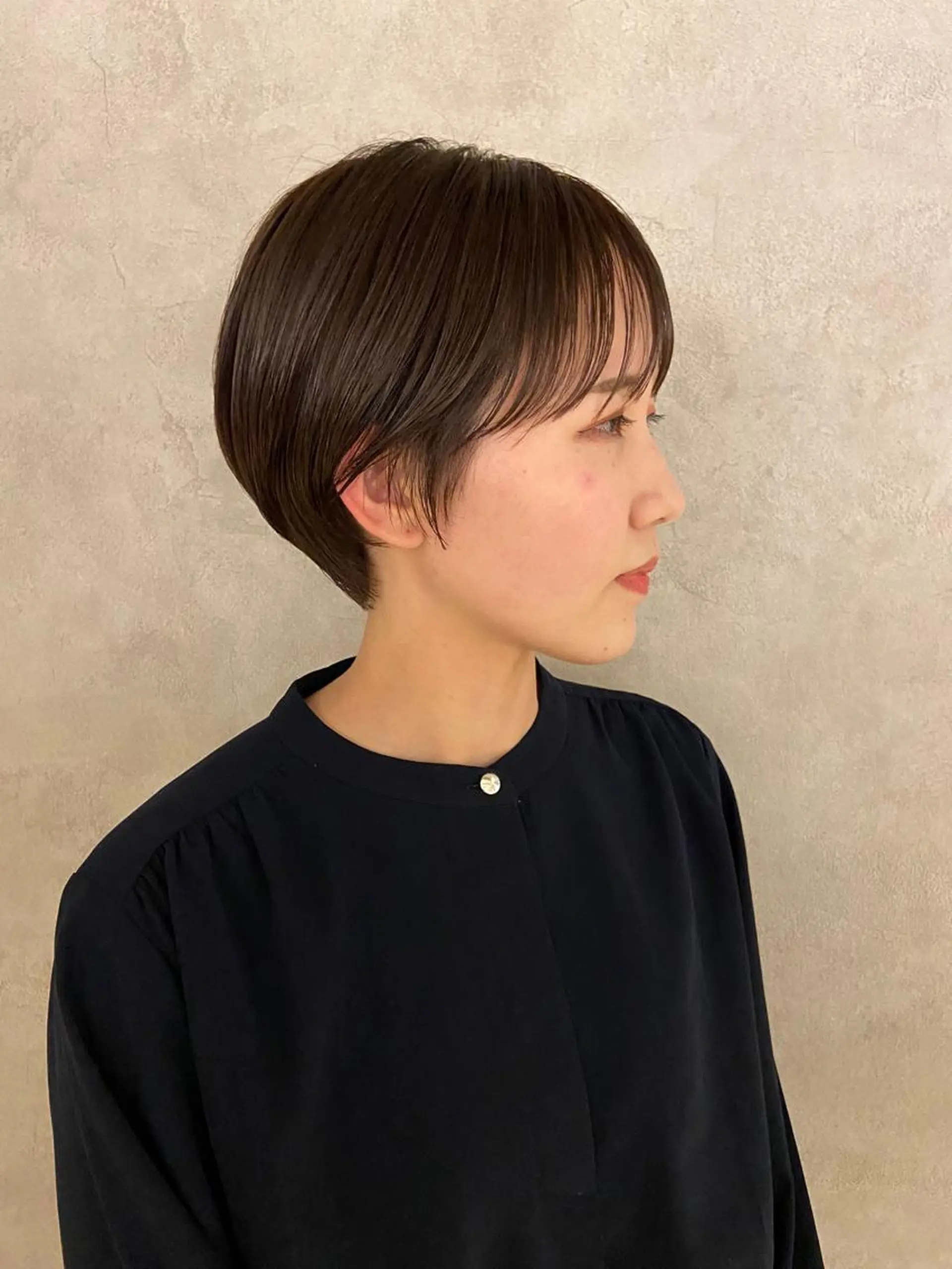 ショート カラー 丸みショート ブラウンカラー ダークブラウン ショートヘア 大人ヘア/ショート/ ボブ/レイヤーのヘアスタイル