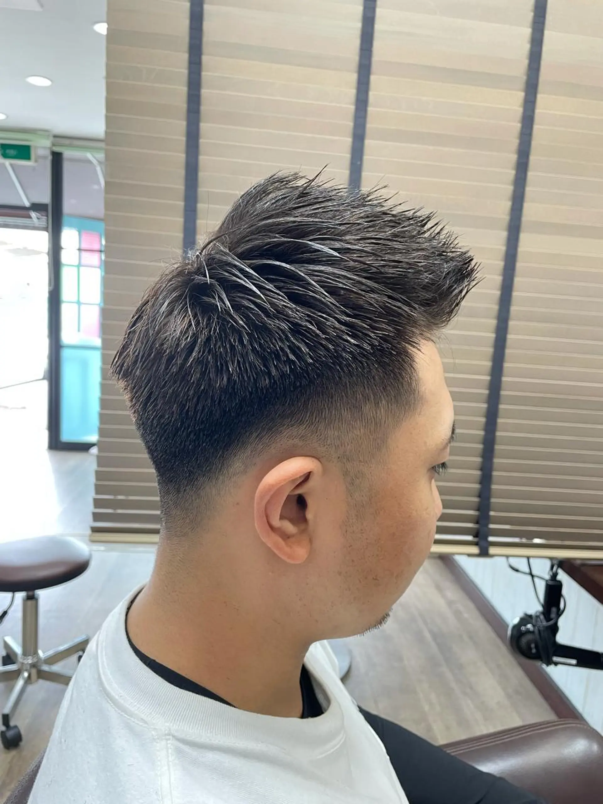 メンズ フェードカット 佐々木 浩之のヘアスタイル