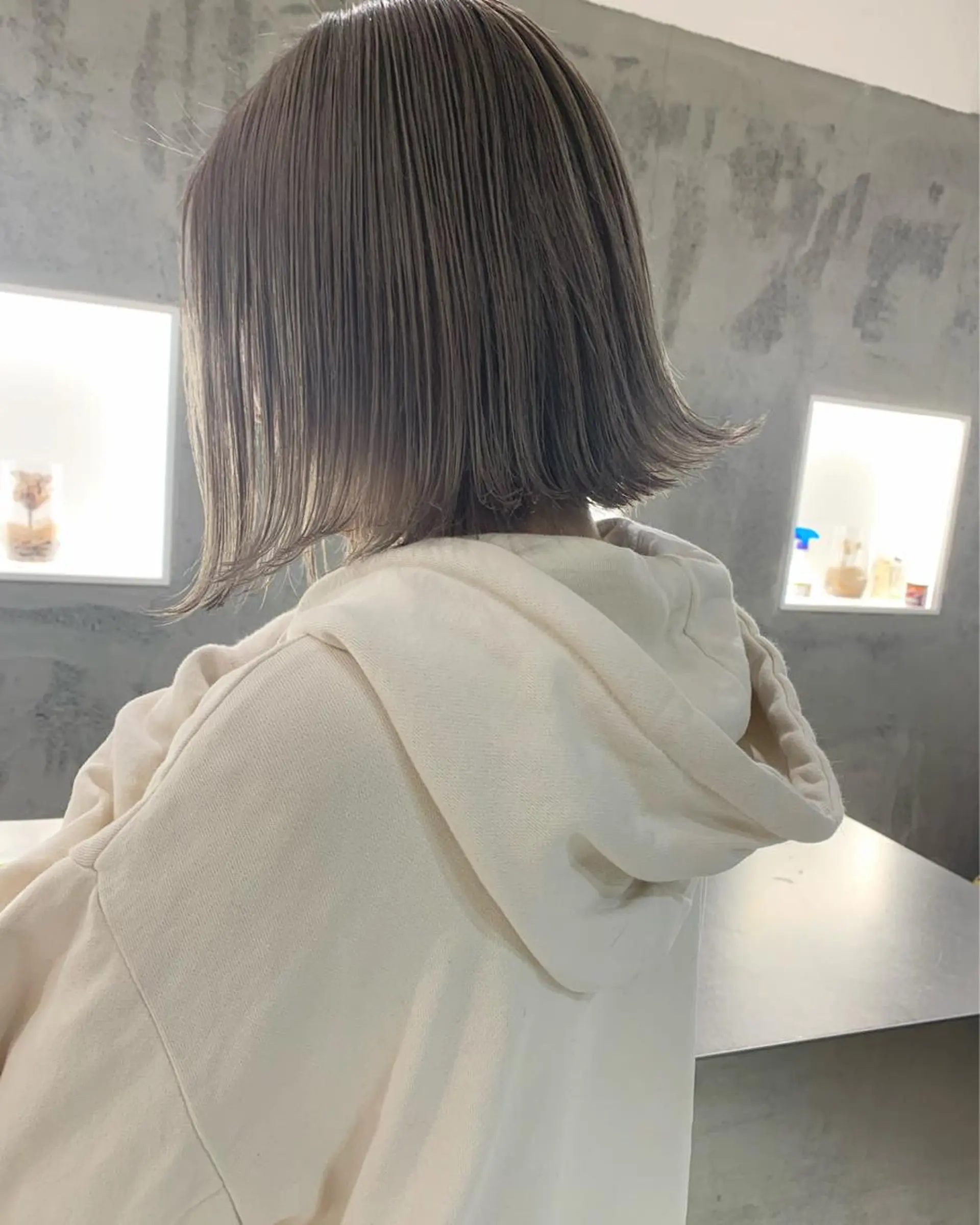 ミディアム カラー ヘアアレンジ ベージュカラー ブリーチ ハイトーンカラー ミルクティーベージュ 🌿ショート🌿 パーマ🌿淳平のヘアスタイル