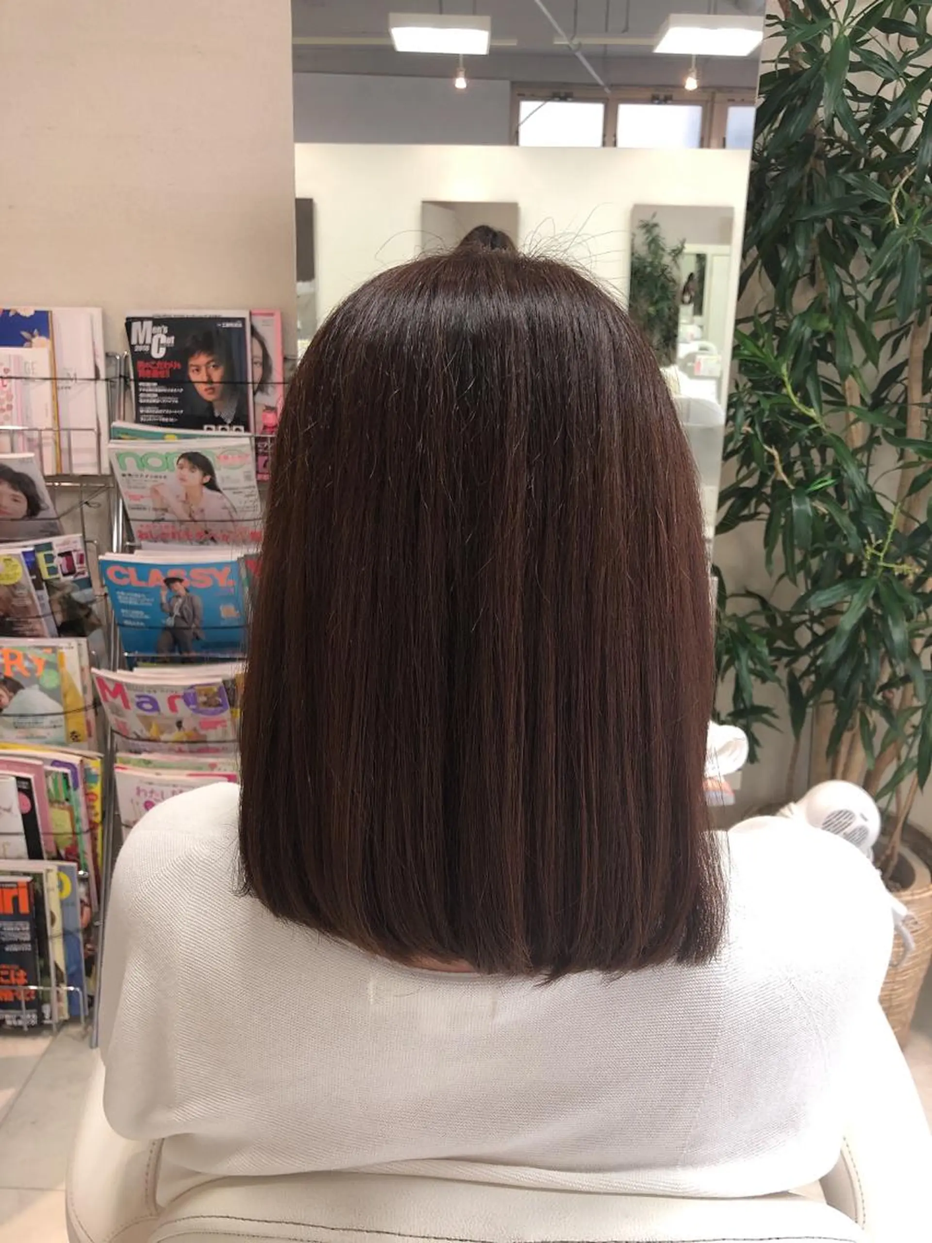 セミロング 阿部 美咲のヘアスタイル