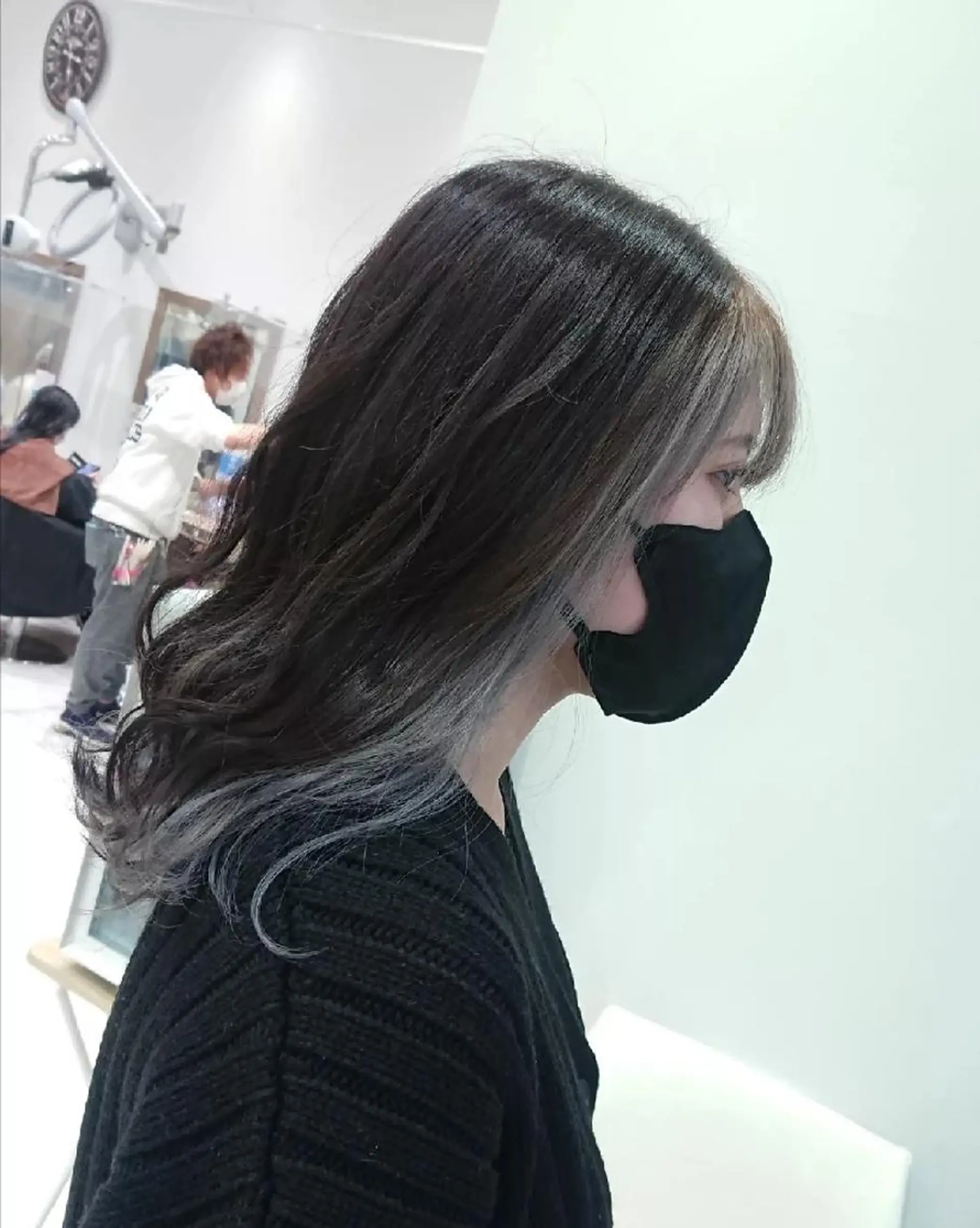 ミディアム カラー ブリーチ ケアブリーチ インナーカラー あらげ 🌈推しカラー🌈ᵕのヘアスタイル