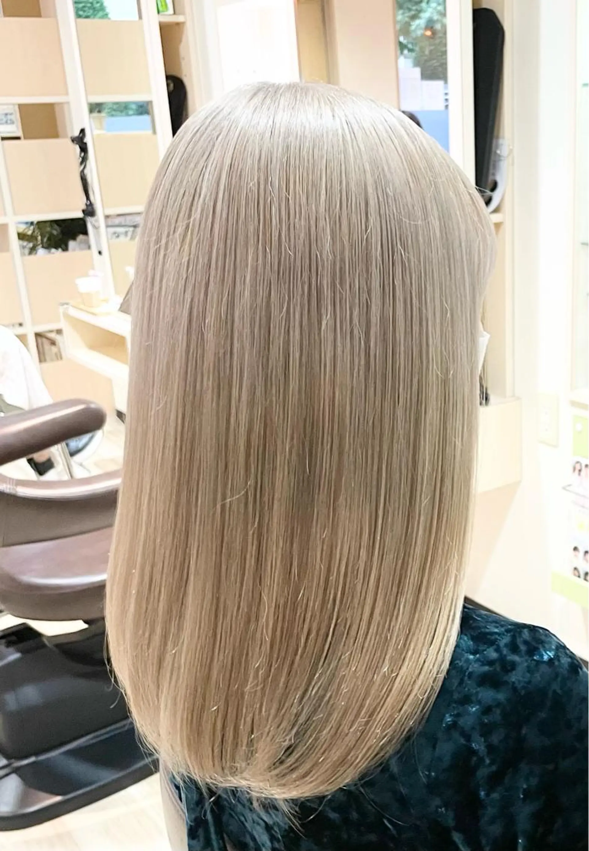 ミディアム カラー 🌈派手髪ハイトーン 🌈鈴木亮太🌈のヘアスタイル