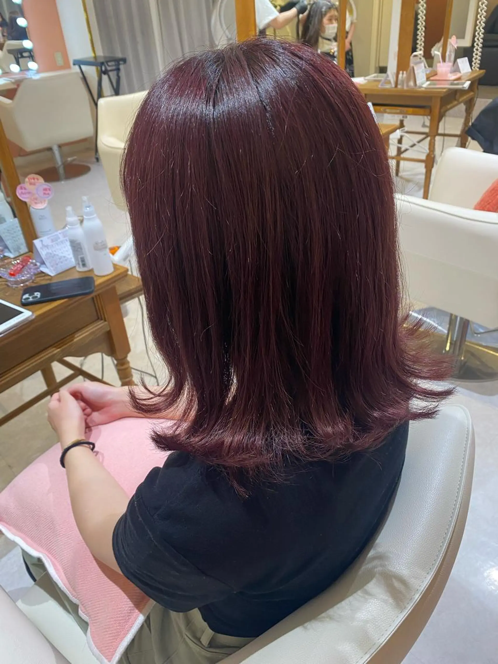 ミディアム ヘアカラー 梛木 唯のヘアスタイル