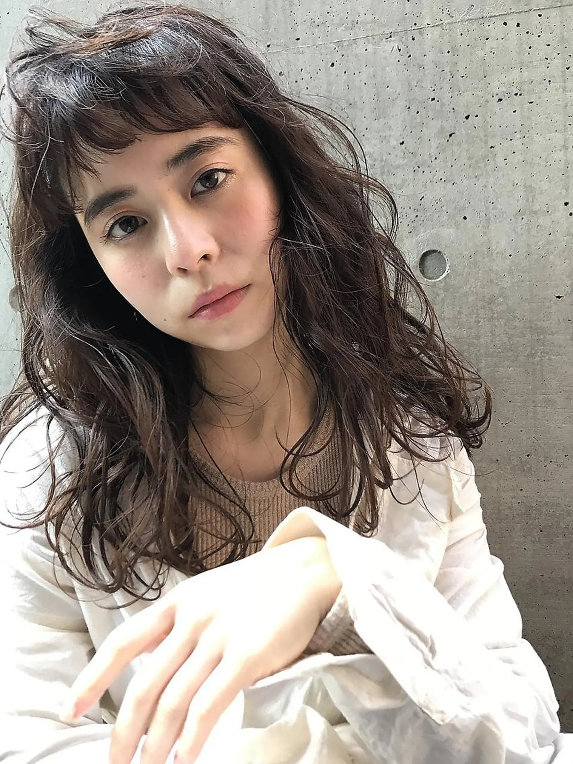ロング カラー ベージュカラー フォギーベージュ 白子 怜のヘアスタイル