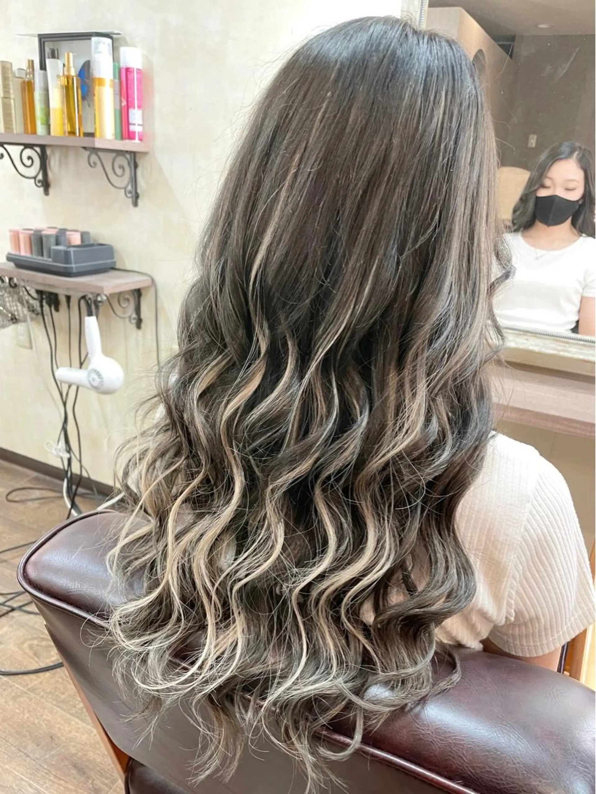 ロング ヘアアレンジ アッシュ エクステ ハイライト ロング カット エクステ 田井中 悠紀のヘアスタイル