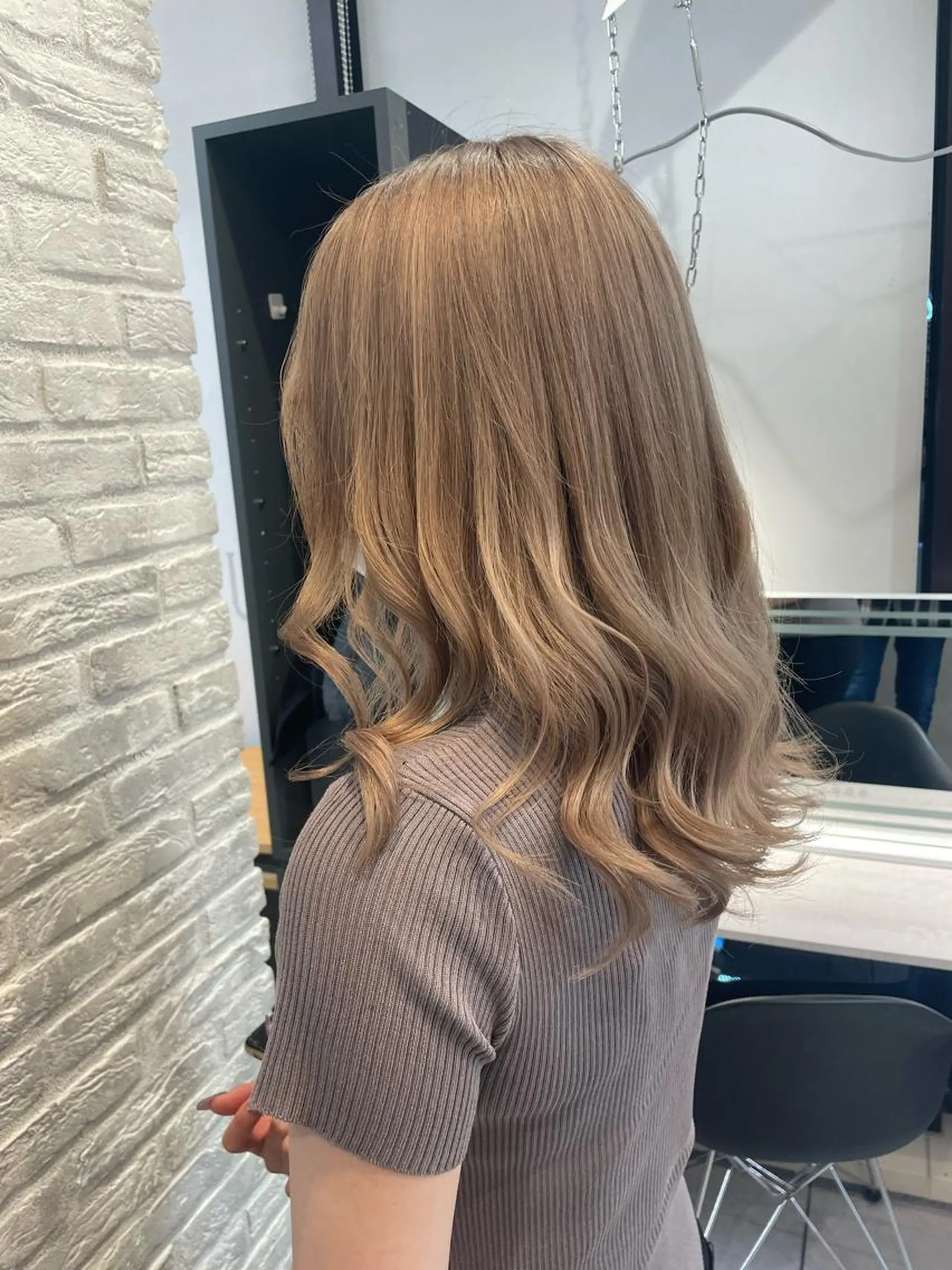 カラー ヘアアレンジ 神戸三宮ダメージレス ブリーチ特化 麟太郎のヘアスタイル