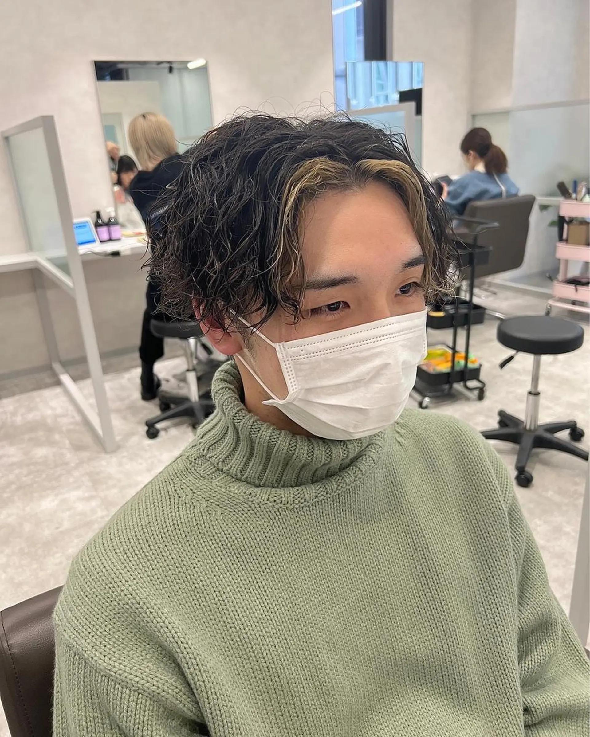 ショート カラー パーマ メンズ 関西センターパート メンズモデル募集のヘアスタイル