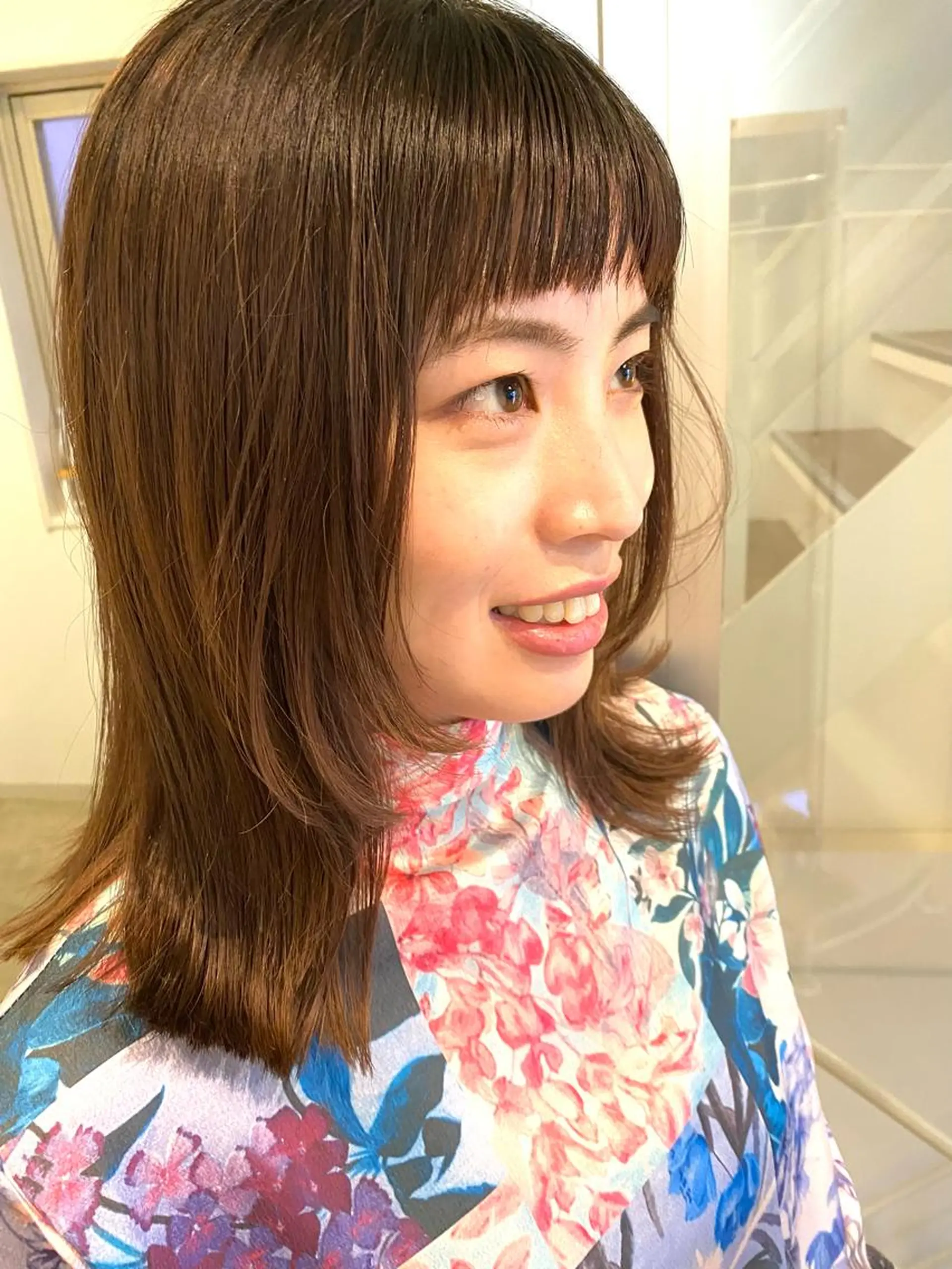 ミディアム 顔まわりレイヤー レイヤーカット salon MISAHIのエステ・リラクイメージ