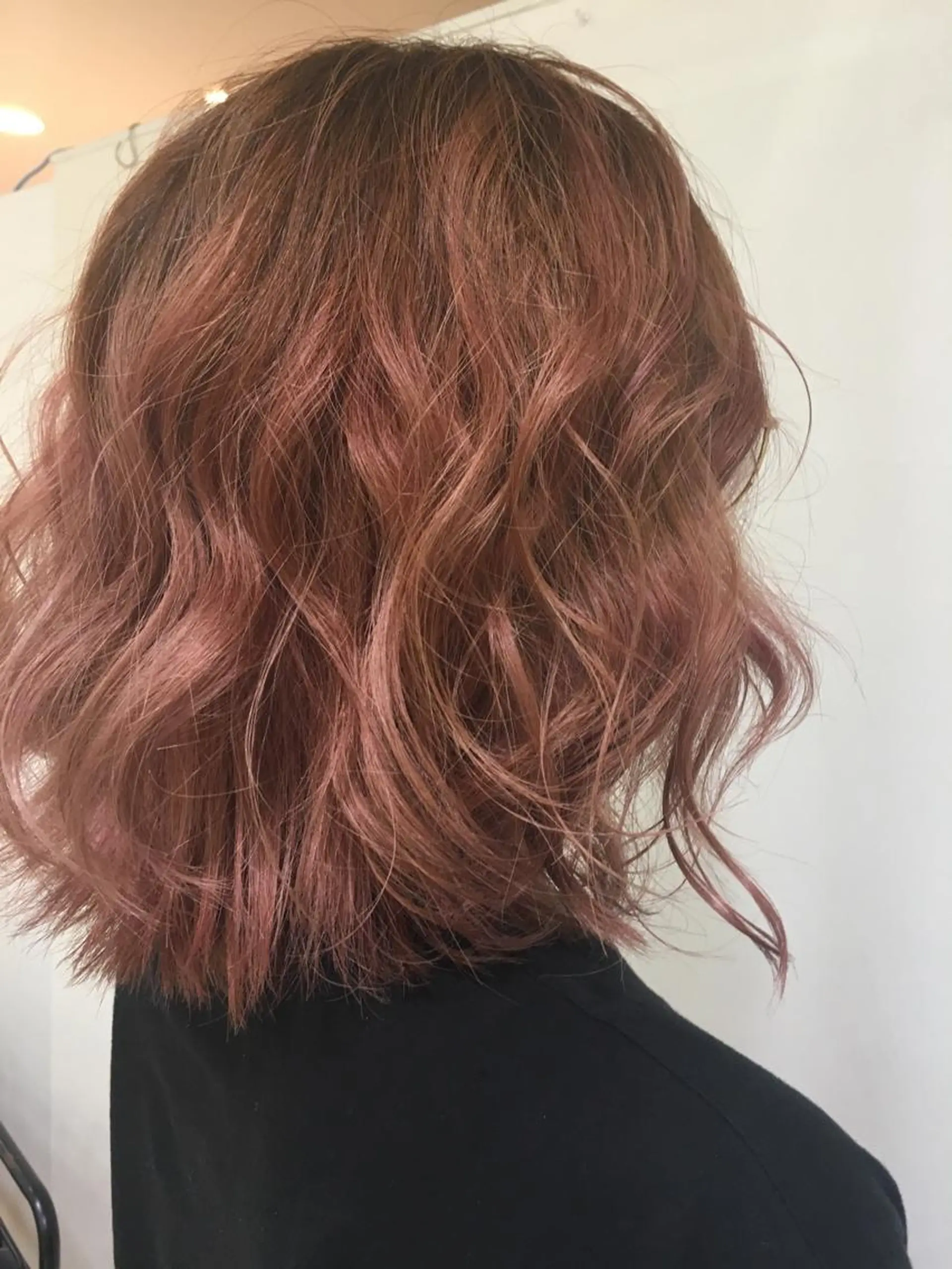 ミディアム カラー パーマ ヘアアレンジ ピンクカラー きむえり/髪質改善 /うねり広がり改善のヘアスタイル