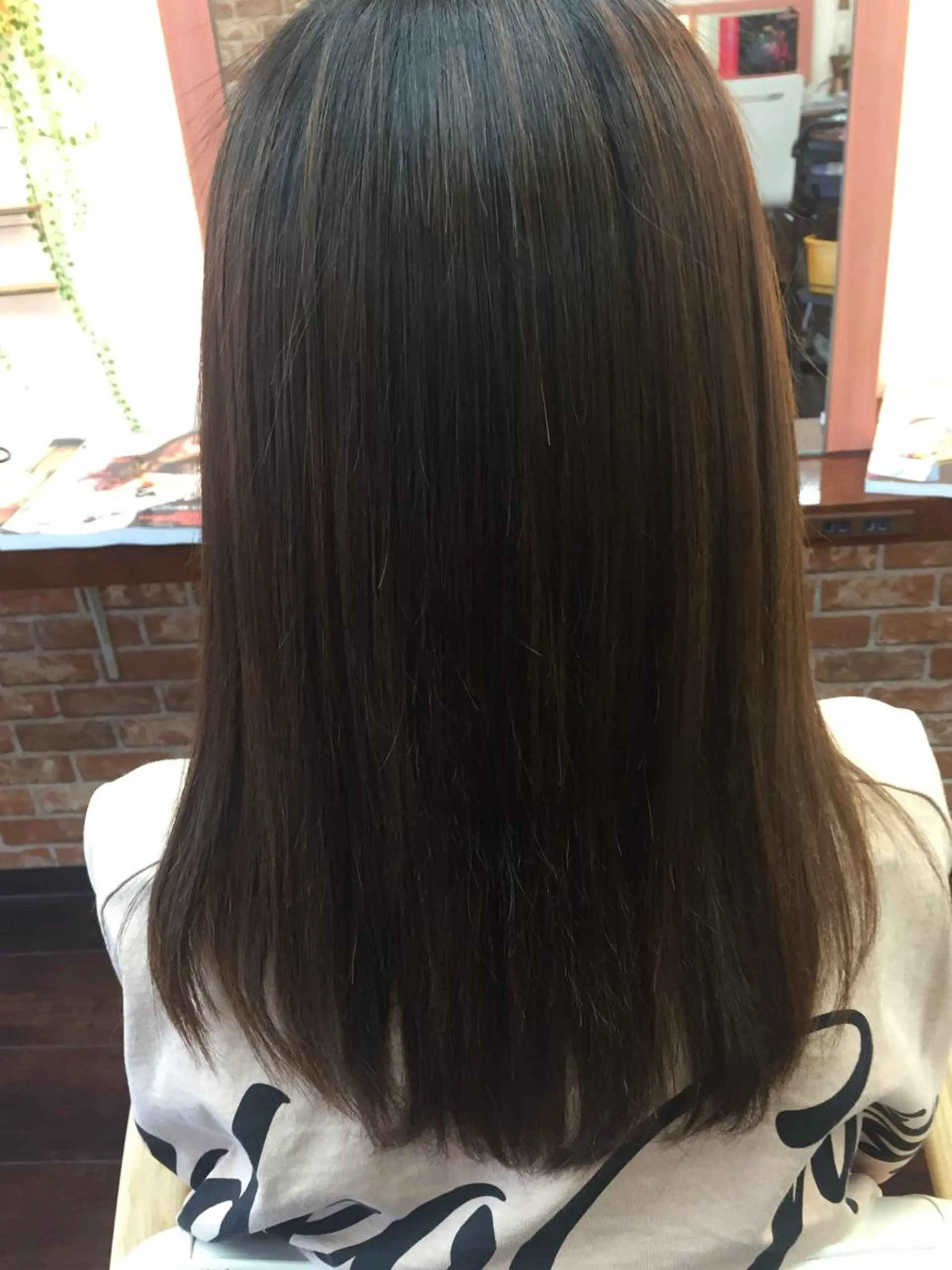 セミロング パーマ 桧山 真のヘアスタイル