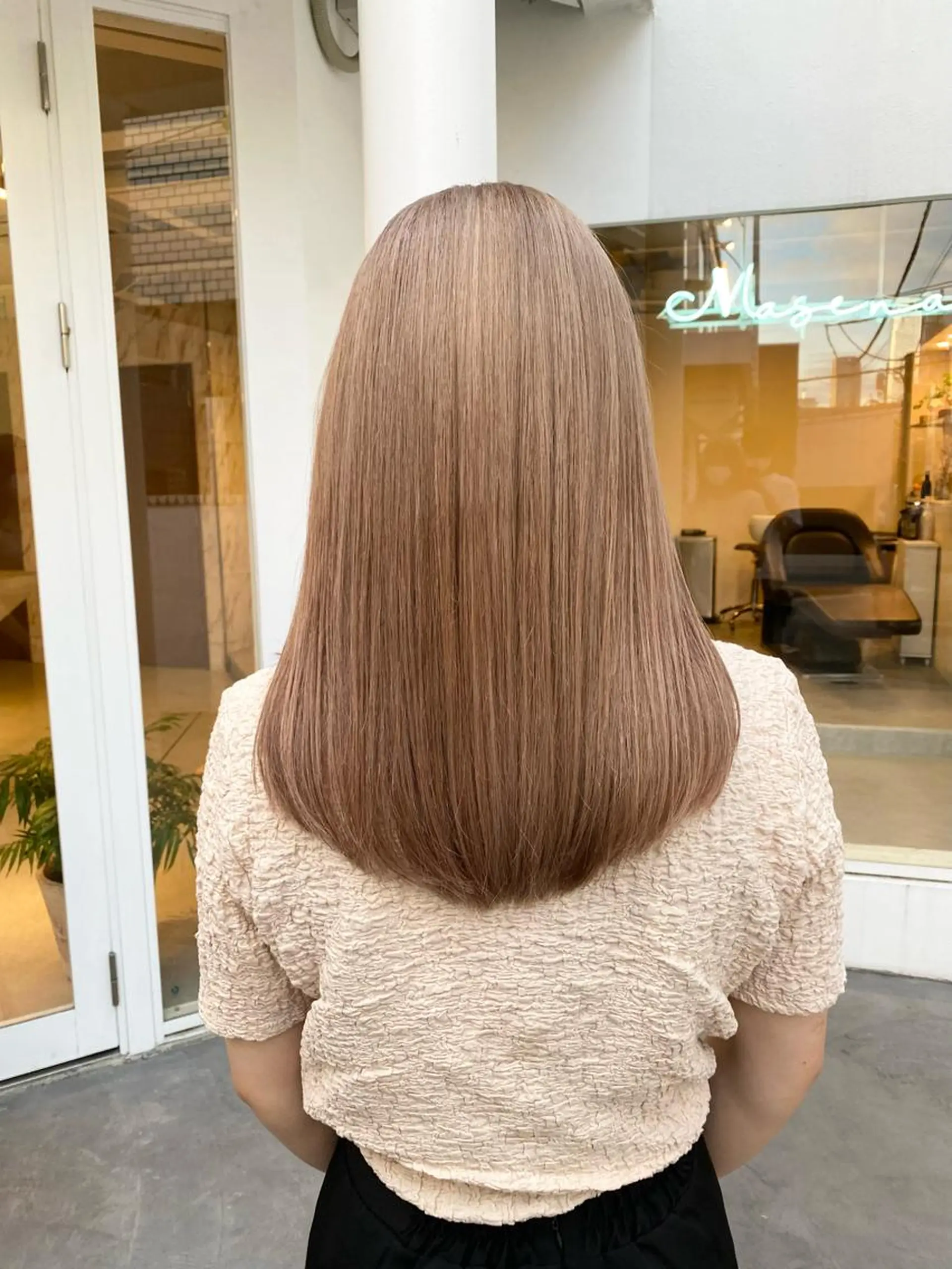 セミロング カラー カット ヘアカラー トリートメント ハイトーン×似合わせ 🌱中川慎之介のヘアスタイル