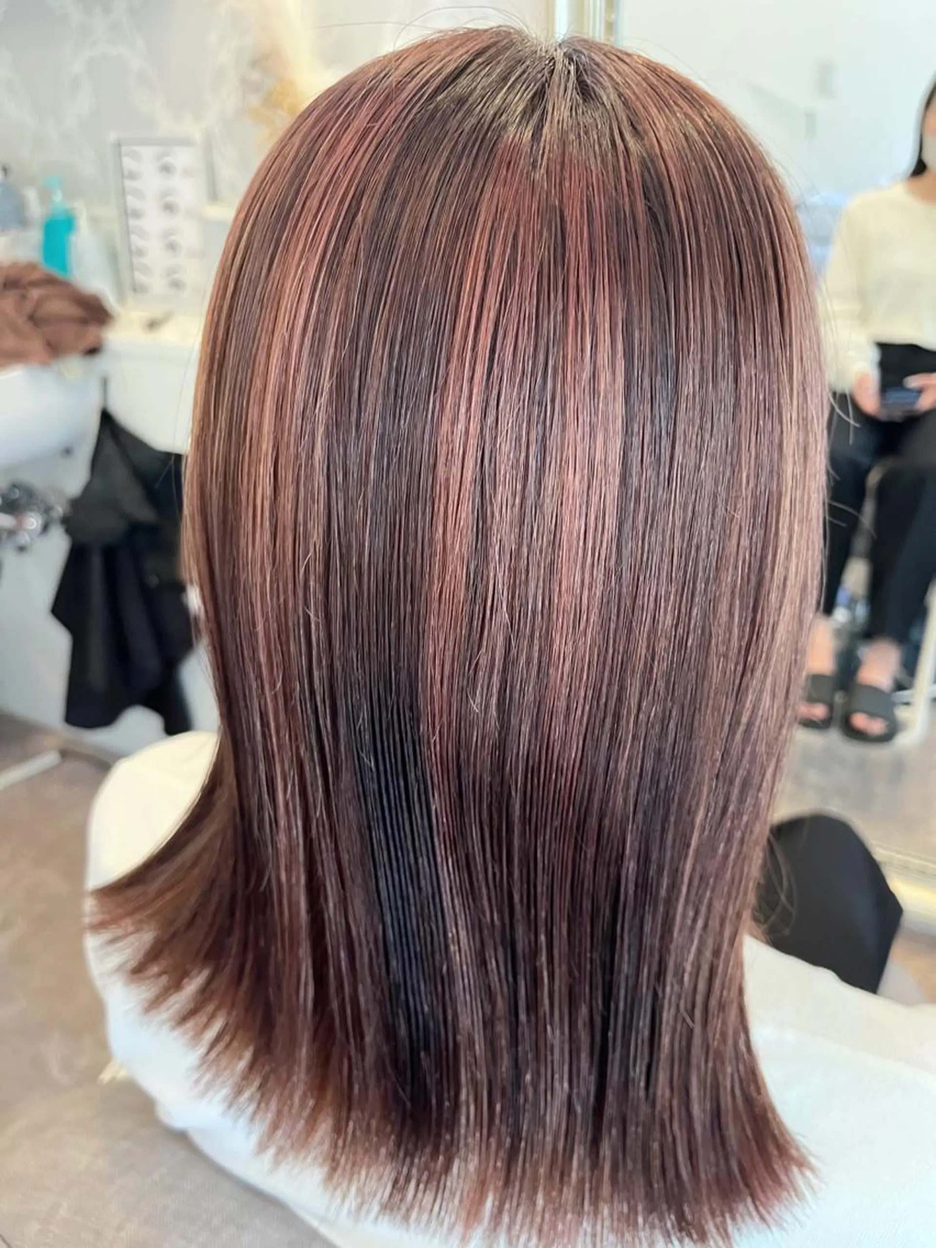 ミディアム ハイライト レイヤーカット La.fleur ラ.フルールのヘアスタイル