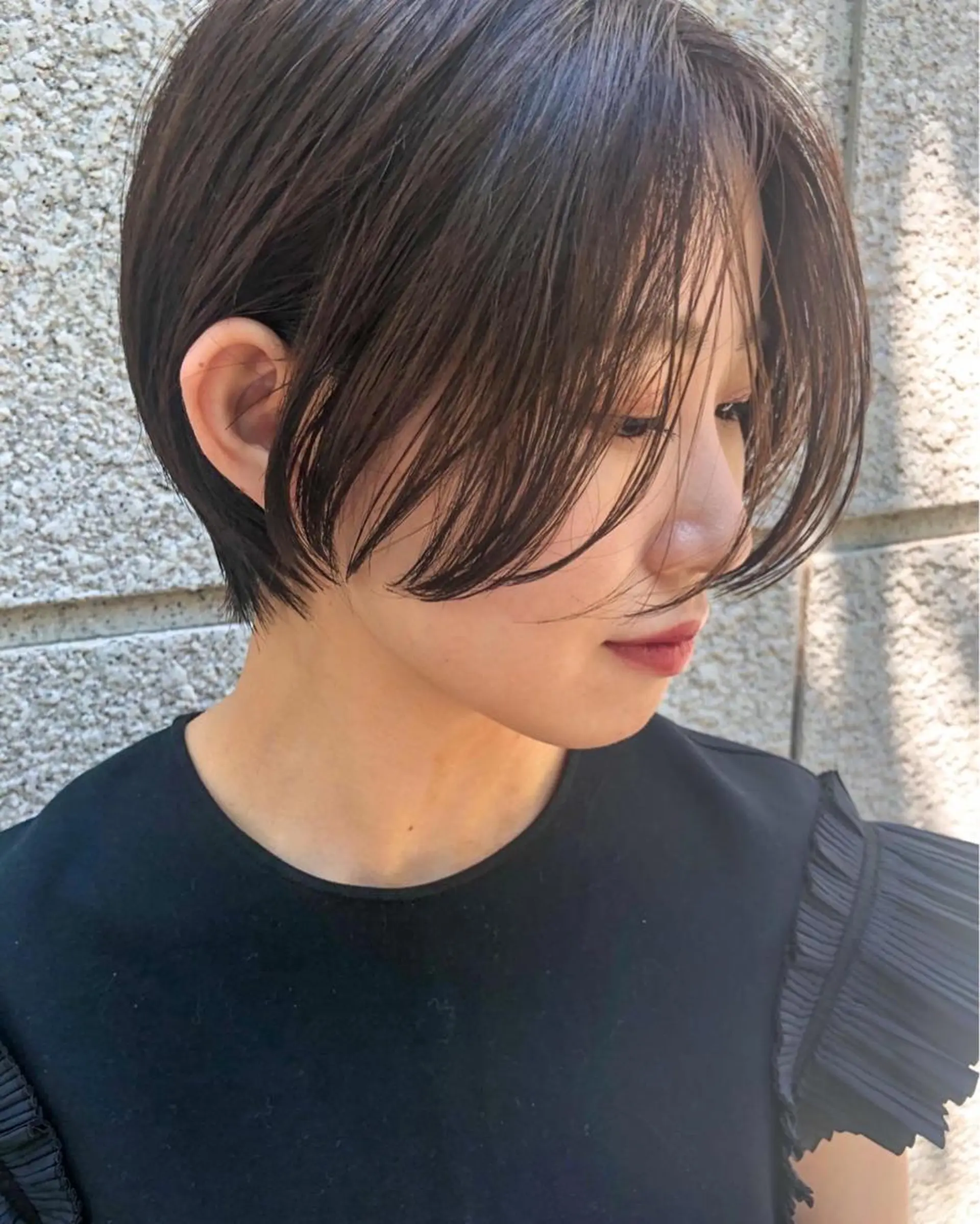 ショート カラー ハンサムショート ベージュカラー ショートヘア カット ヘアカラー トリートメント Loom.所属・村上雅人 ナチュラルモードのヘアスタイル