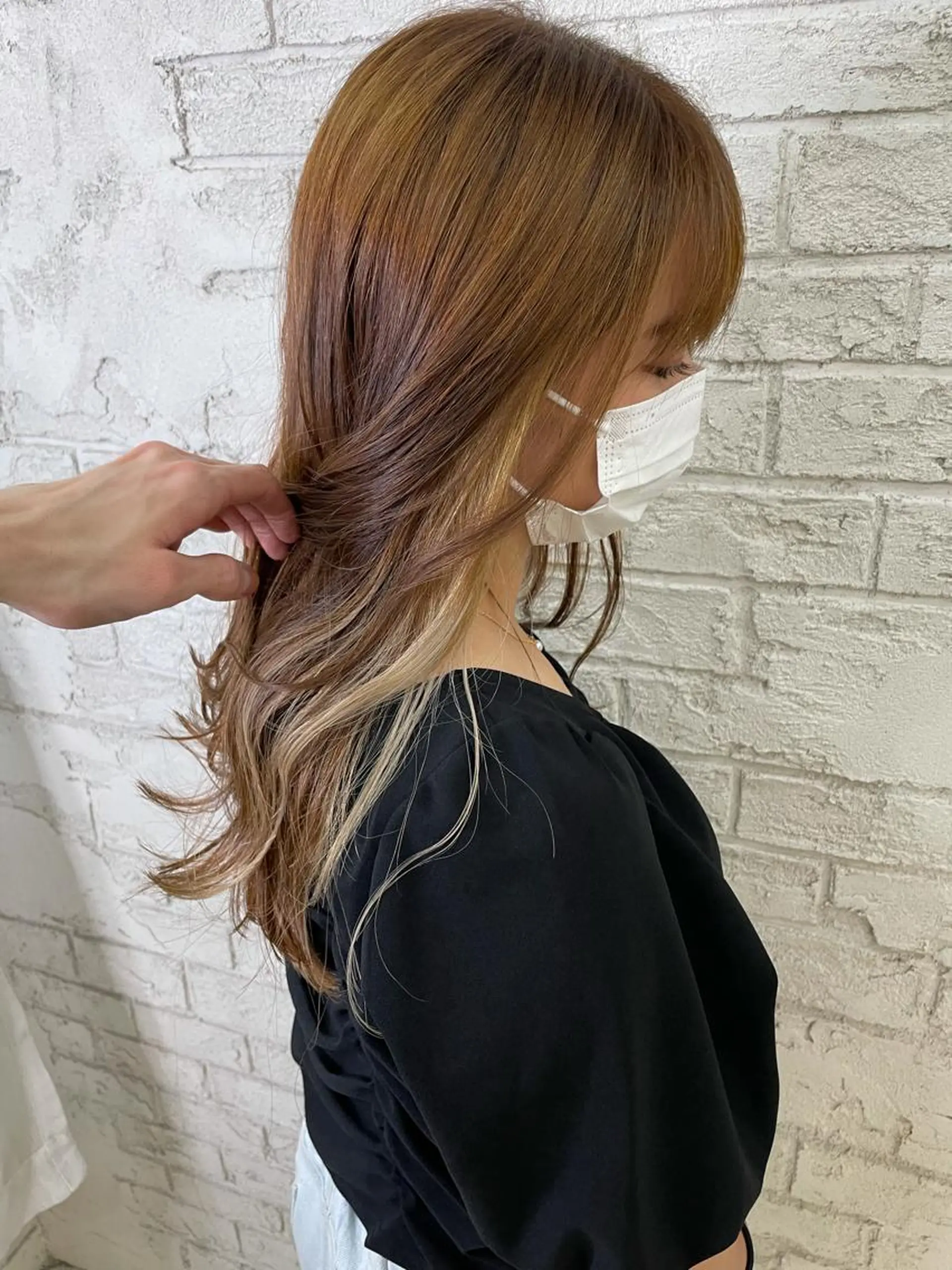 ロング カラー ベージュカラー イルミナカラー インナーカラー ホワイトベージュ ブリーチ特化 ハイトーンRYOYAのヘアスタイル