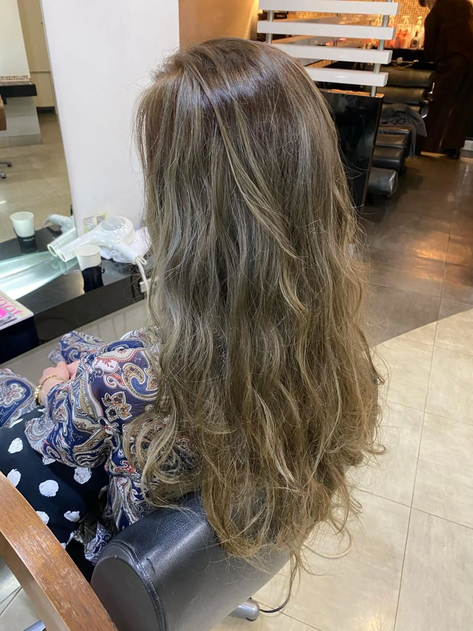 ロング カラー ヘアアレンジ ハイライトカラー ハイライト 烏山 達也のヘアスタイル